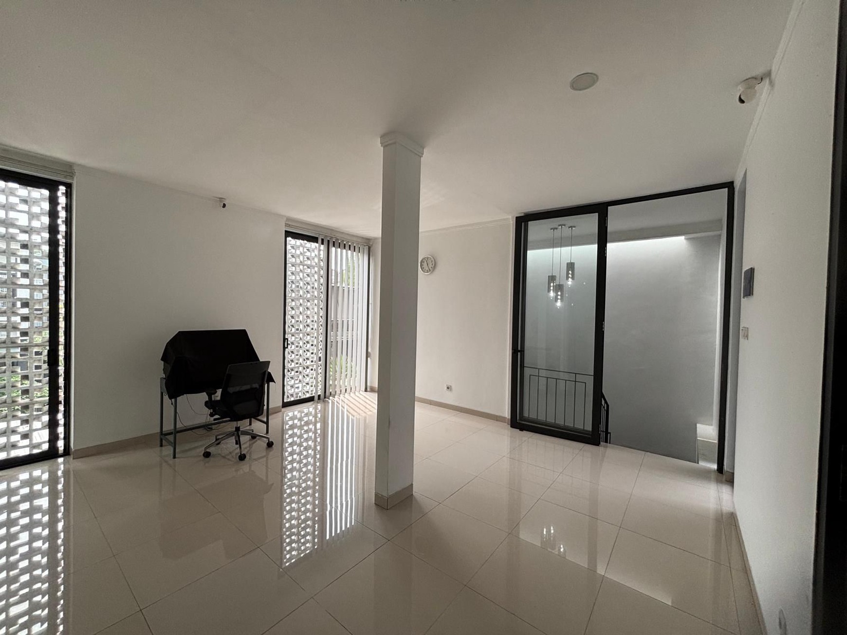 Rumah 2 Lantai Semi Furnished Siap Huni dengan Hunian Nyaman dan Asri @Bintaro Sektor 9.