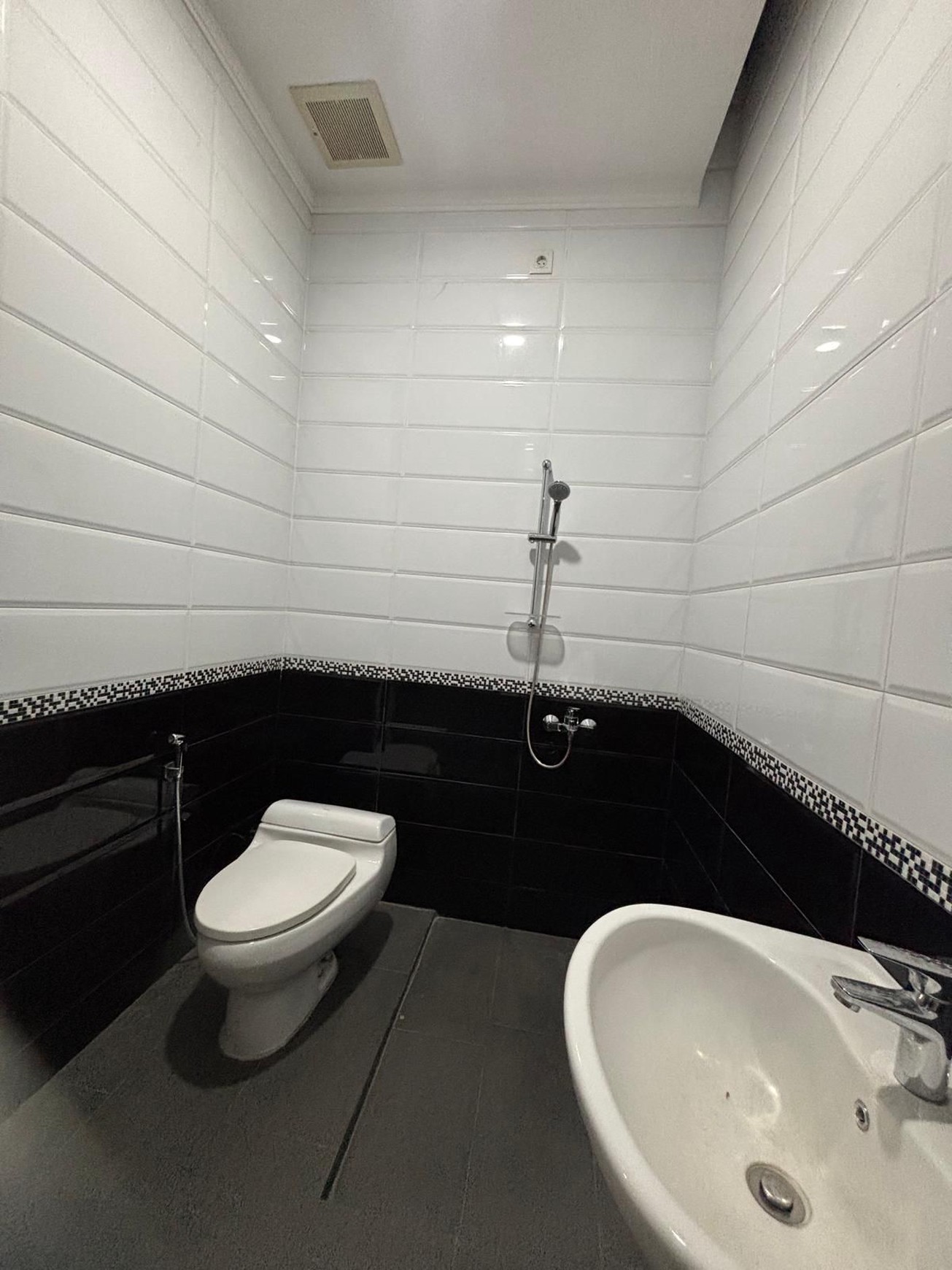 Rumah 2 Lantai Semi Furnished Siap Huni dengan Hunian Nyaman dan Asri @Bintaro Sektor 9.
