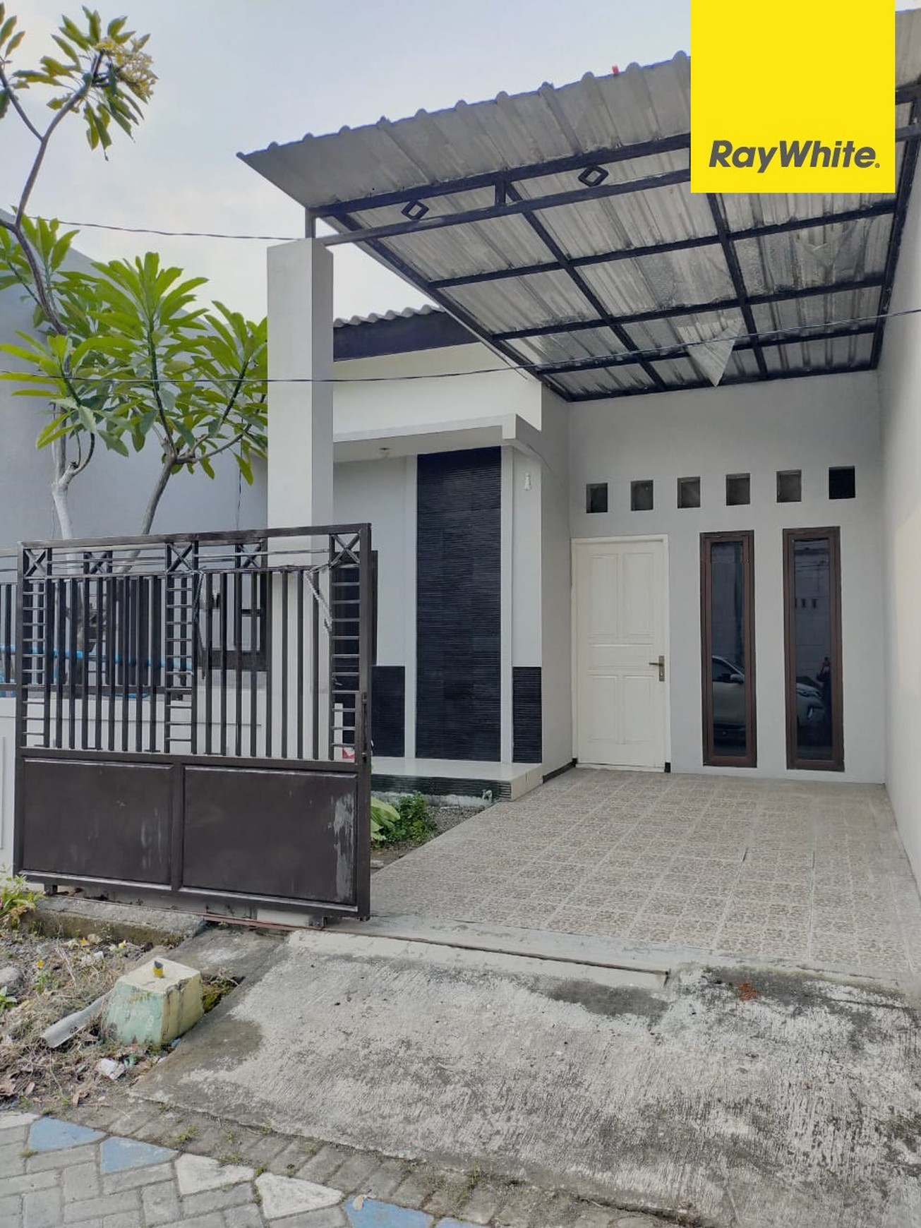 Dijual Rumah SHM Murah 400 jutaan di Perum Bluru Permai Sidoarjo