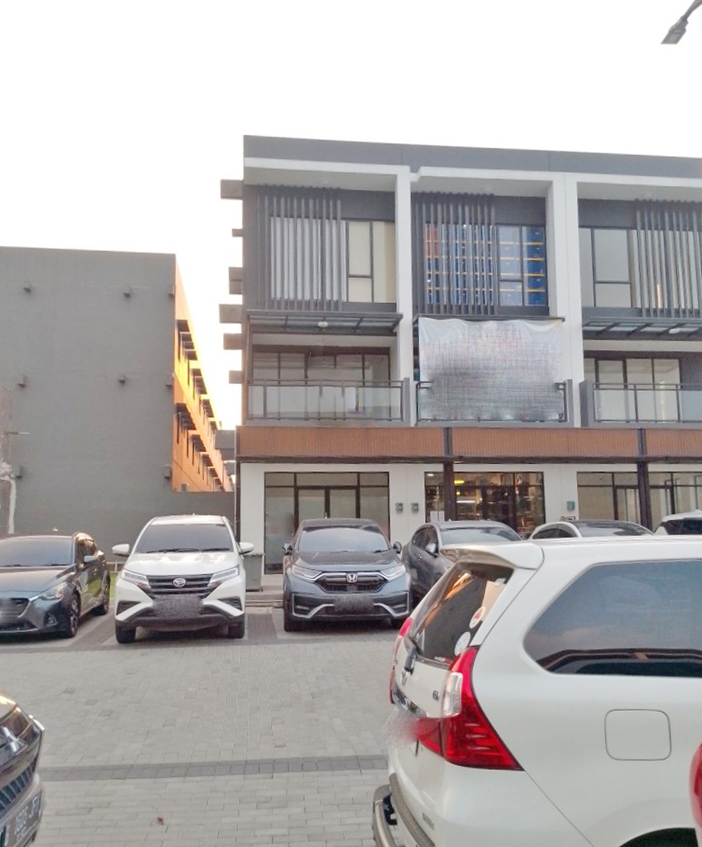 Ruko 3 Lantai Brand New di Hampton Promenade Gading Serpong