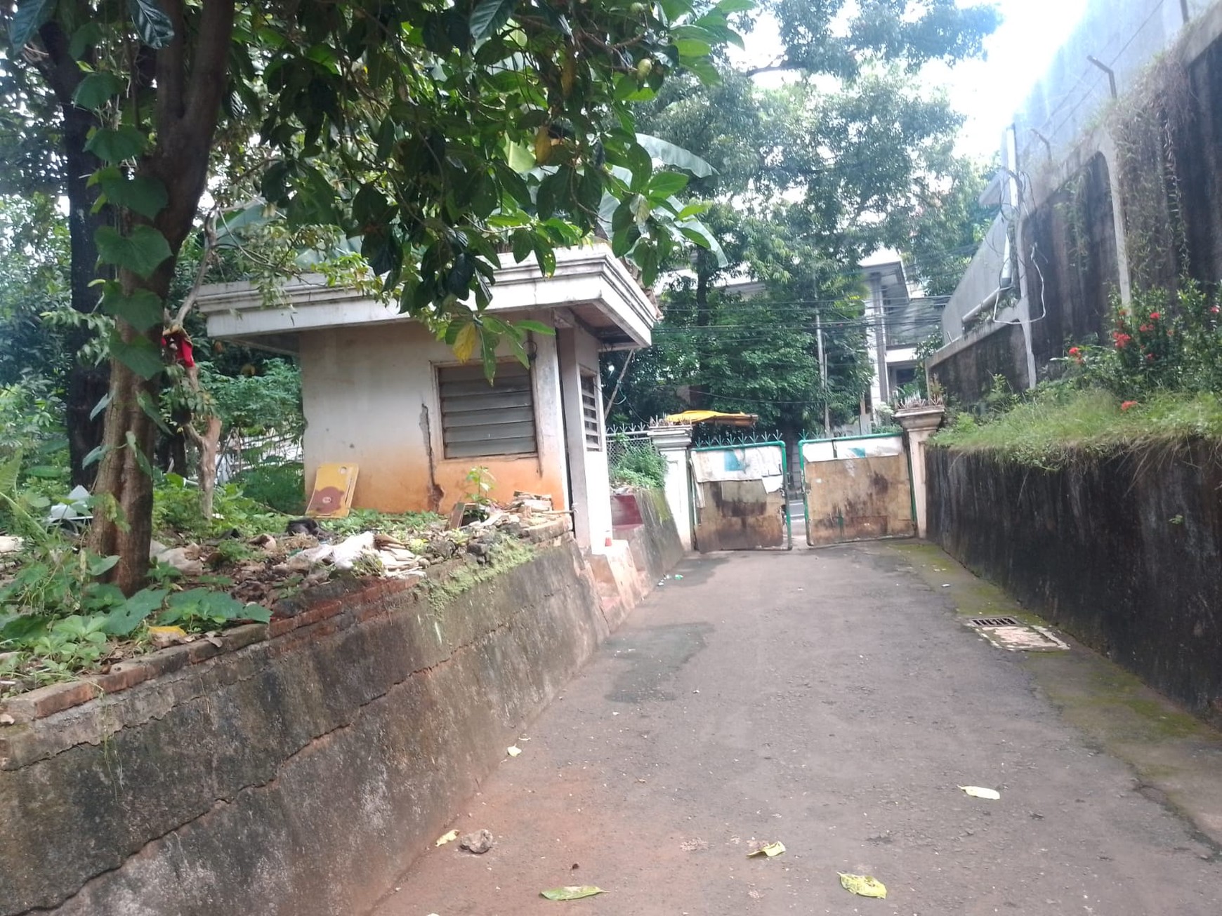 Rumah Hitung Tanah di dekat Mall Pejaten Village Jakarta Selatan