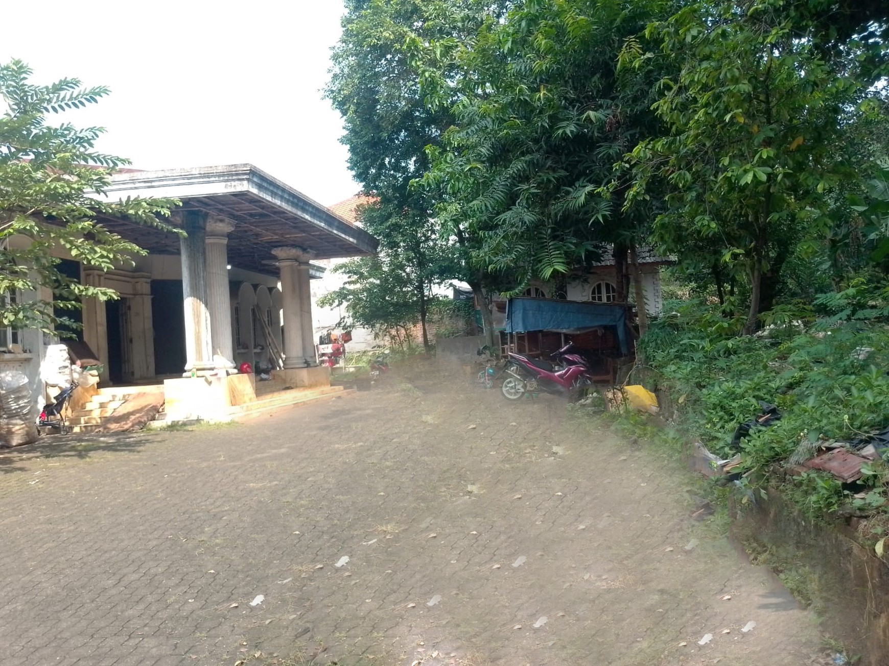 Rumah Hitung Tanah di dekat Mall Pejaten Village Jakarta Selatan