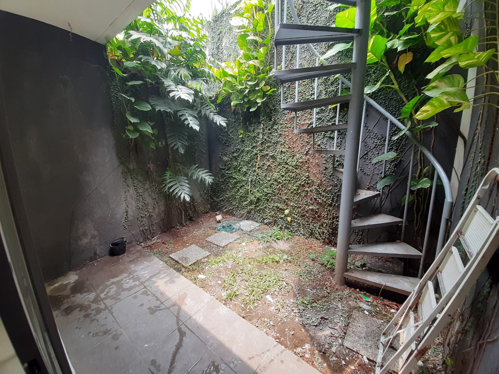 Rumah Bagus Di Ozone Residence Veteran Bintaro Jakarta Selatan