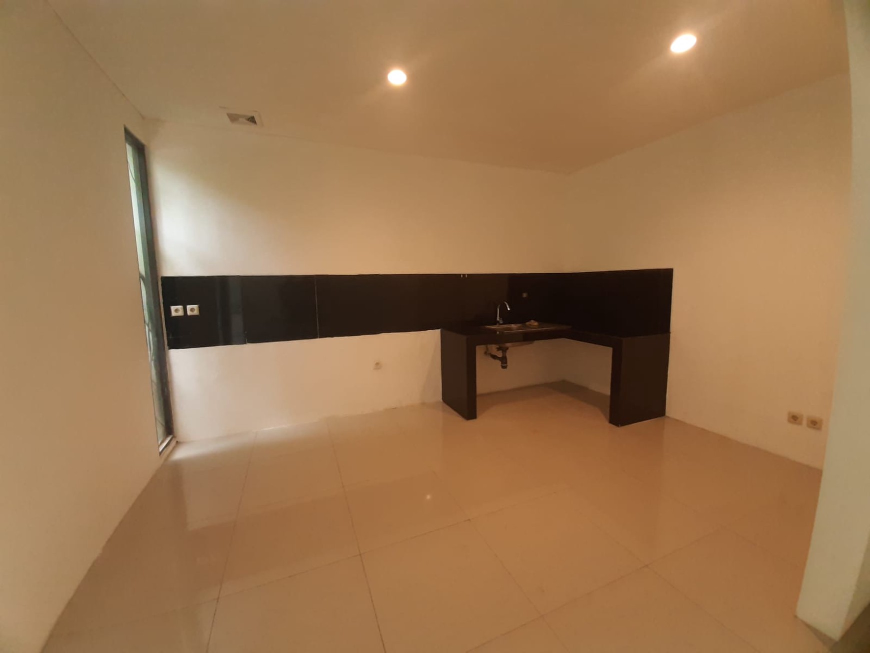Rumah Bagus Di Ozone Residence Veteran Bintaro Jakarta Selatan
