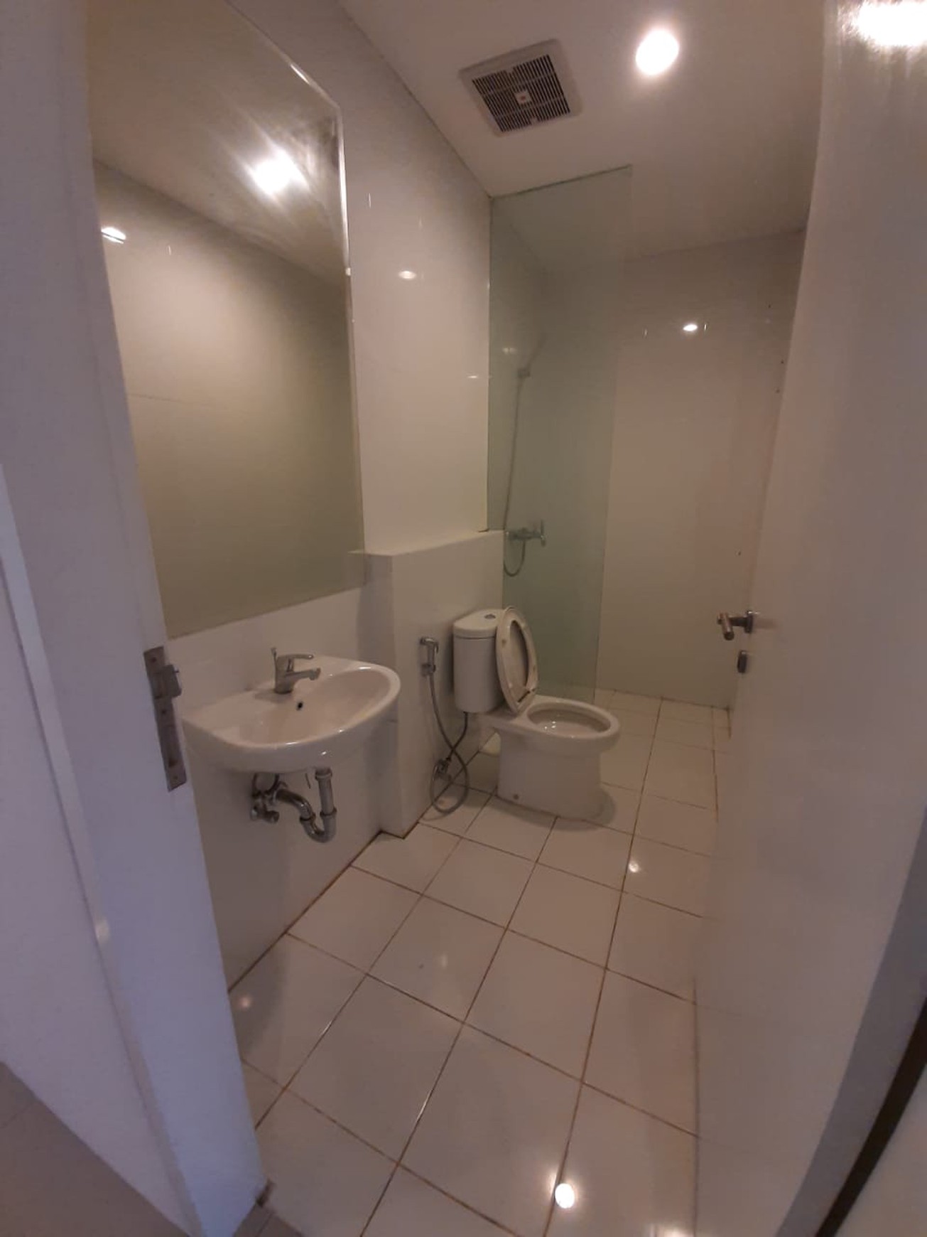 Rumah Bagus Di Ozone Residence Veteran Bintaro Jakarta Selatan