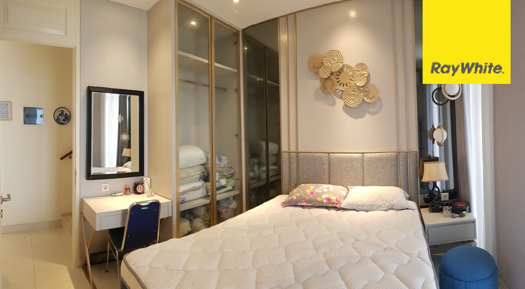 Disewakan Rumah 2 lantai di Grand Pakuwon Victoria Surabaya