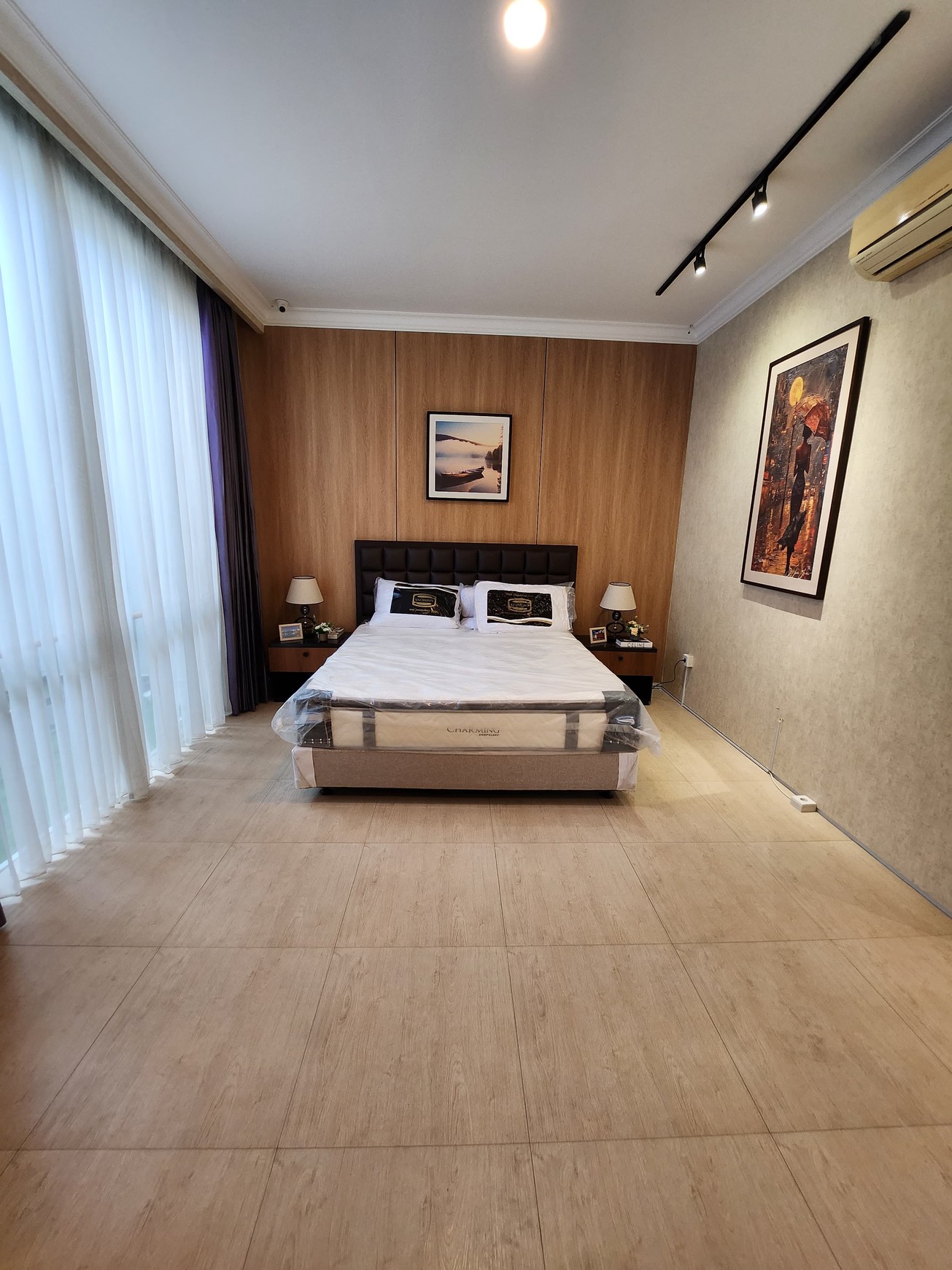 Dijual Rumah Pakuwon Indah Ritz Embassy Full Furnished Modern Mewah Dekat Citraland, Graha Family, Pakuwon Mall