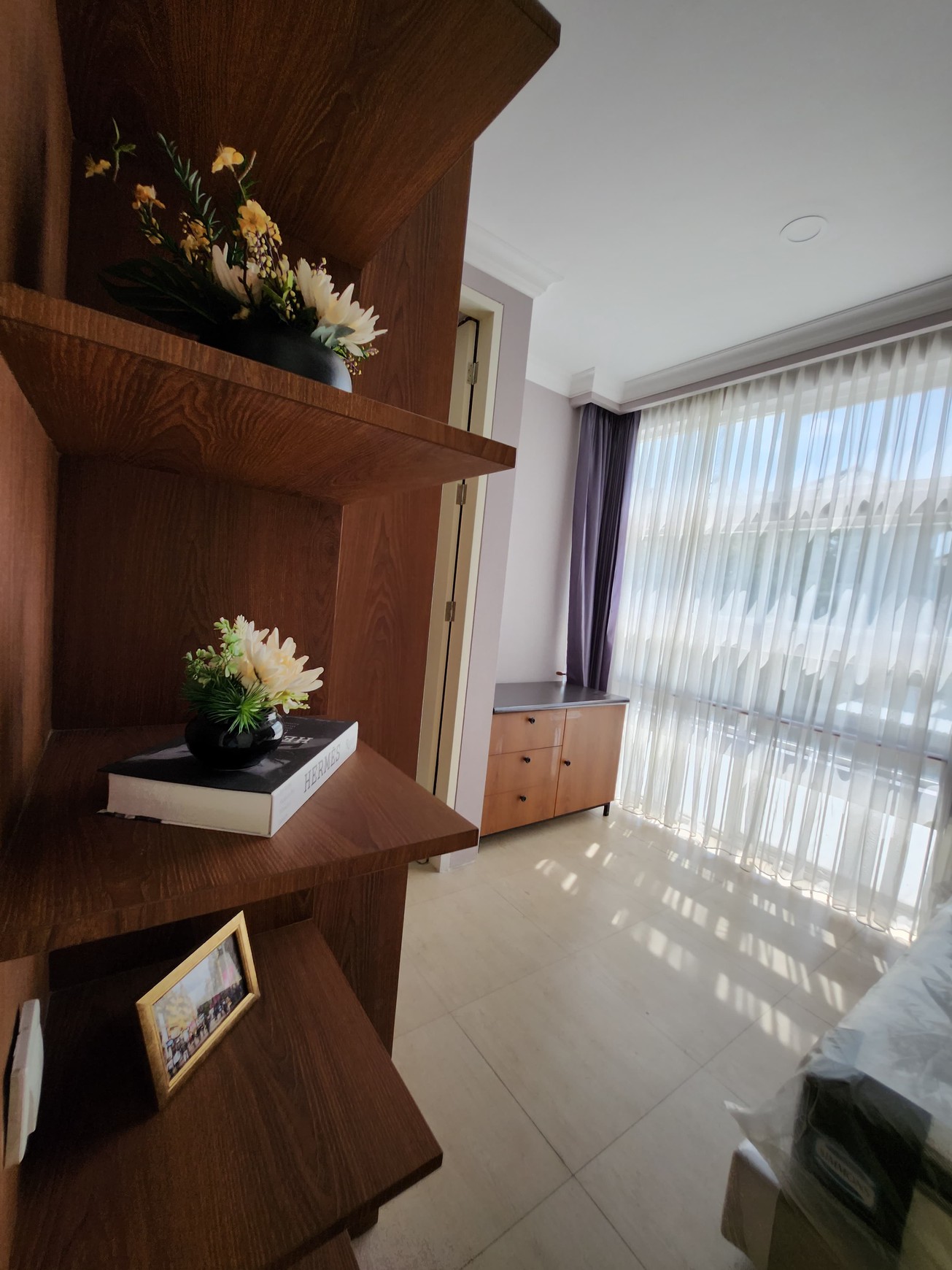 Dijual Rumah Pakuwon Indah Ritz Embassy Full Furnished Modern Mewah Dekat Citraland, Graha Family, Pakuwon Mall