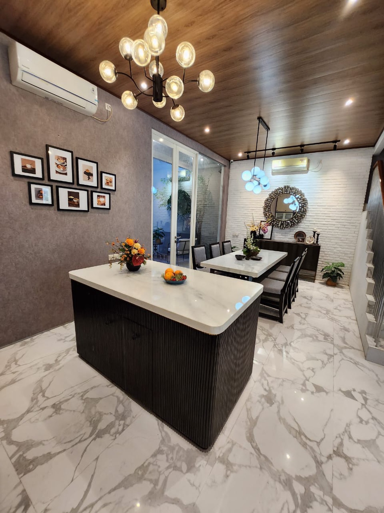 Dijual Rumah Pakuwon Indah Ritz Embassy Full Furnished Modern Mewah Dekat Citraland, Graha Family, Pakuwon Mall