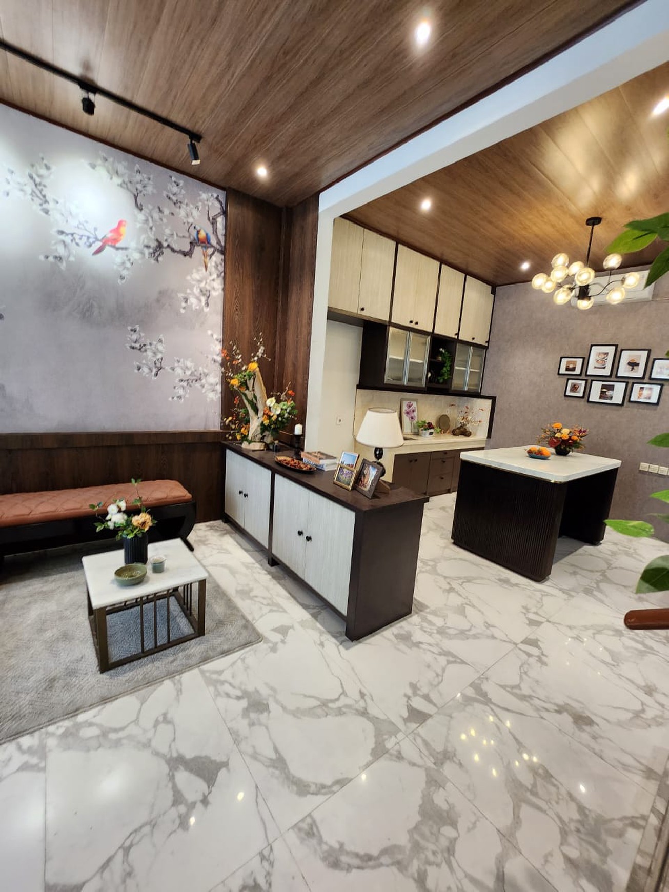Dijual Rumah Pakuwon Indah Ritz Embassy Full Furnished Modern Mewah Dekat Citraland, Graha Family, Pakuwon Mall
