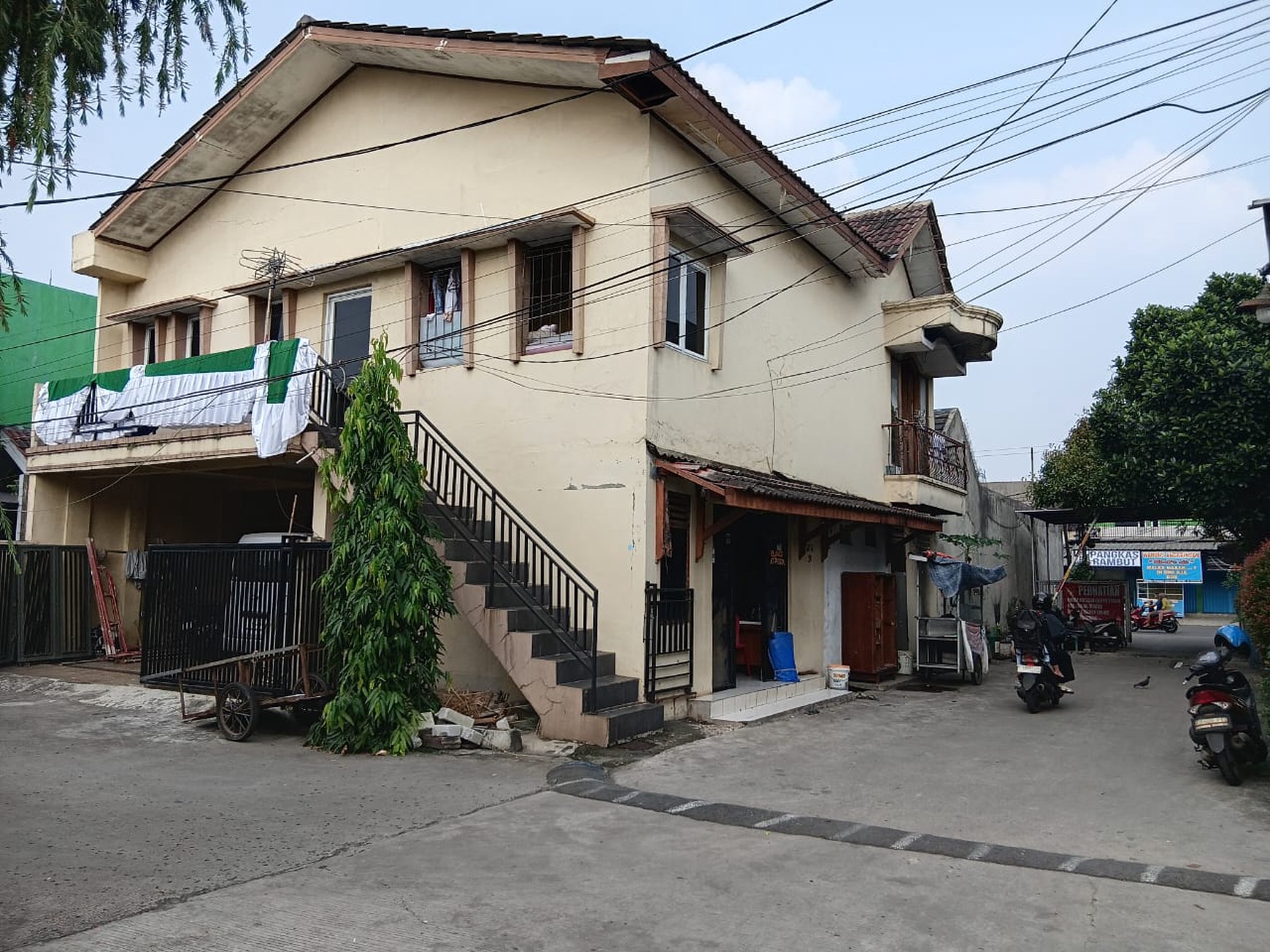 Rumah 2 lantai siap huni di perumahan bumi Mutiara Bojong Kulur Bekasi