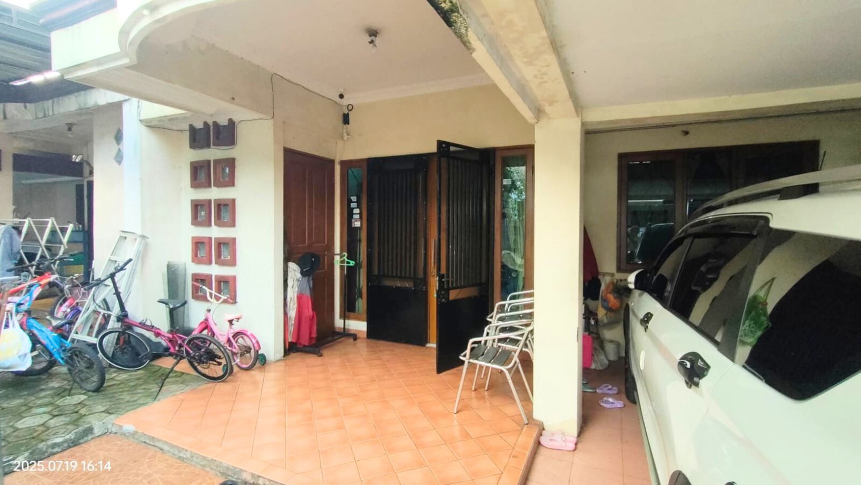 Rumah di Daerah Komplek Jatijajar Depok