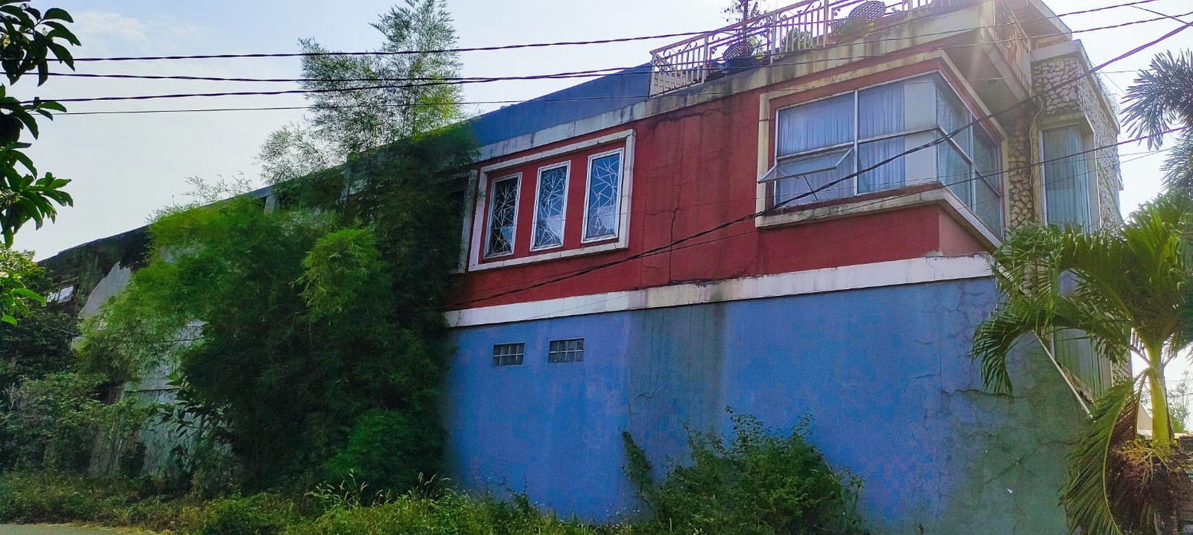 Dijual Rumah Asri Nuansa Villa  View Kebun Buah Naga, Dekat Kota Wisata Cibubur