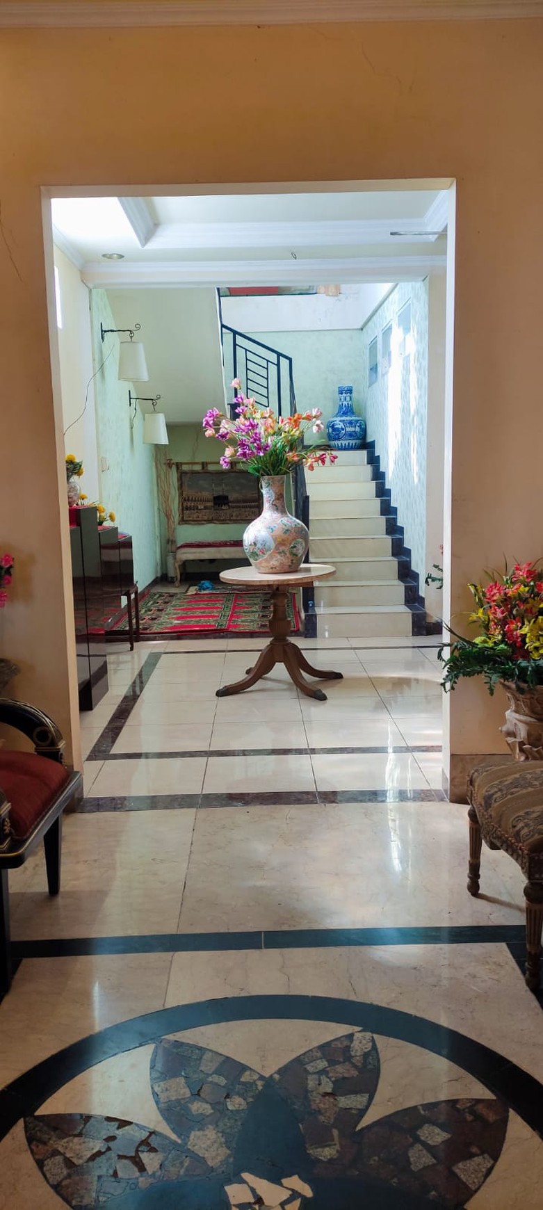 Dijual Rumah Asri Nuansa Villa  View Kebun Buah Naga, Dekat Kota Wisata Cibubur
