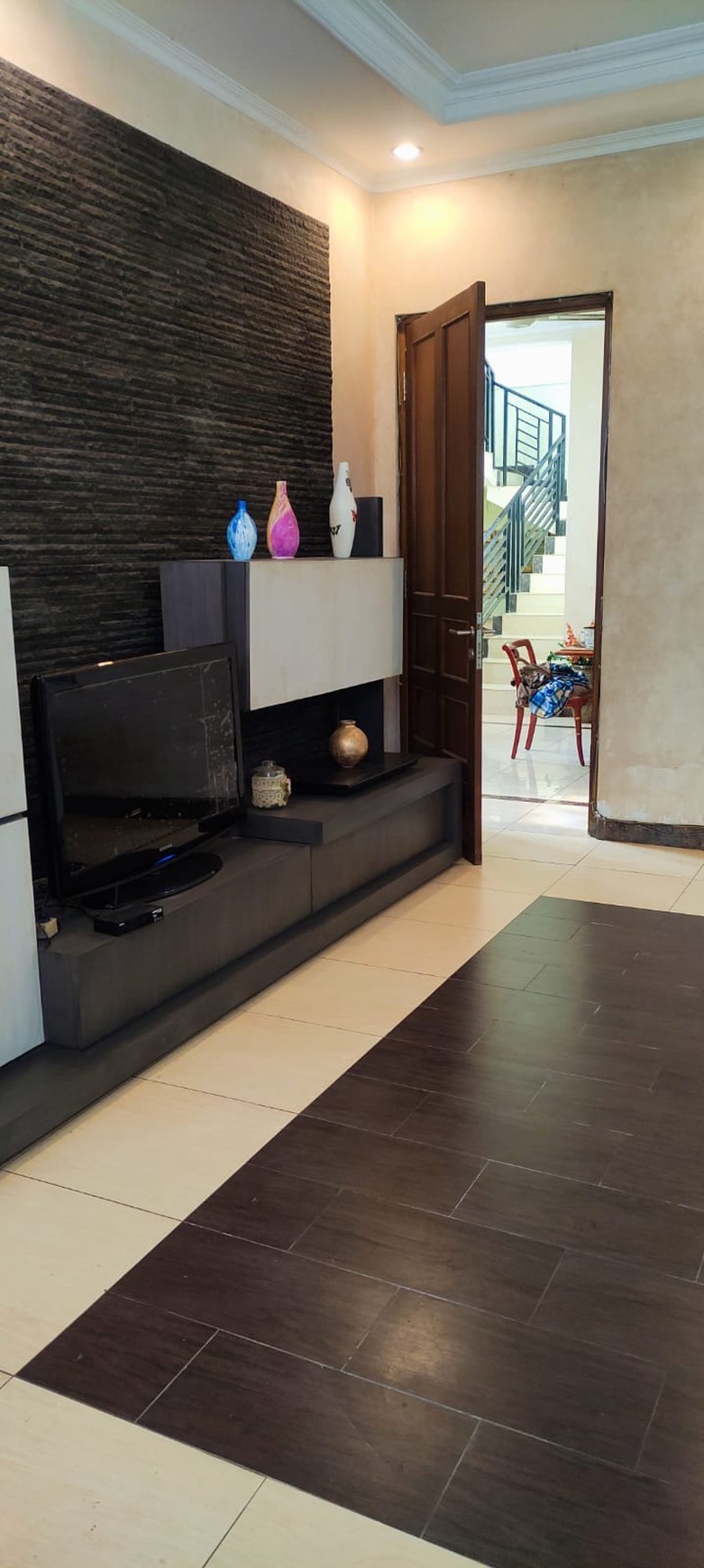 Dijual Rumah Asri Nuansa Villa  View Kebun Buah Naga, Dekat Kota Wisata Cibubur