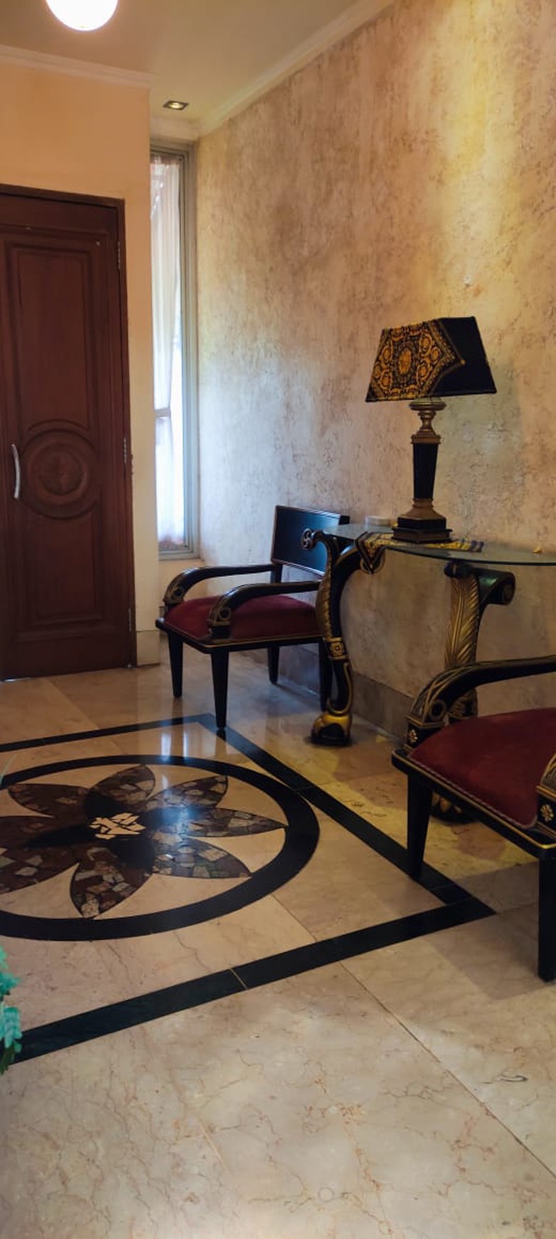Dijual Rumah Asri Nuansa Villa  View Kebun Buah Naga, Dekat Kota Wisata Cibubur