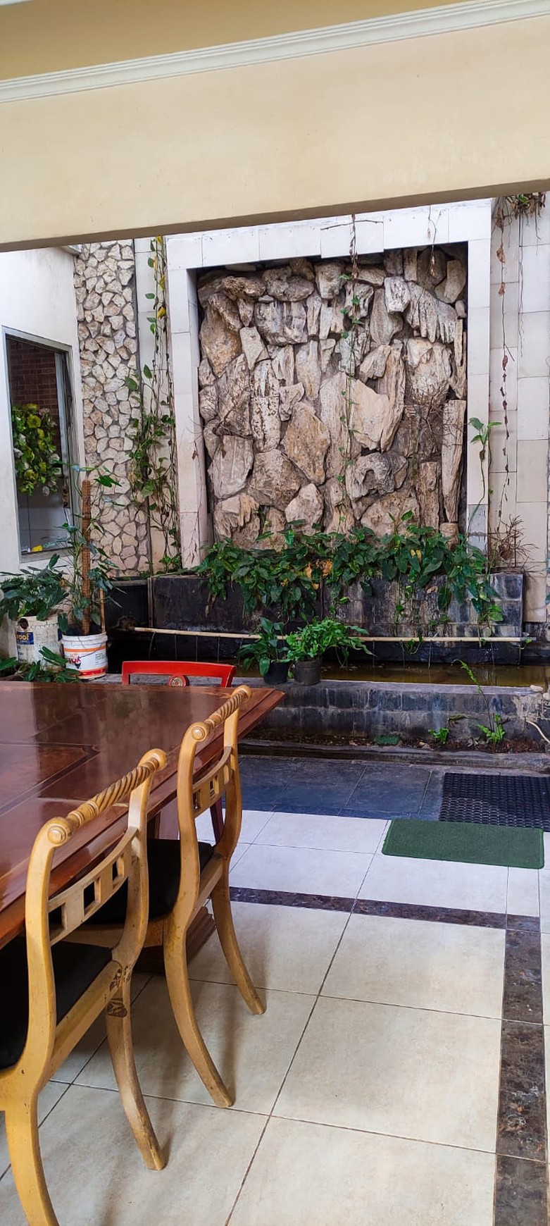 Dijual Rumah Asri Nuansa Villa  View Kebun Buah Naga, Dekat Kota Wisata Cibubur