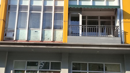 Ruko rendeng 2 unit , ex Cafe Summarecon Bandung , siap pakai