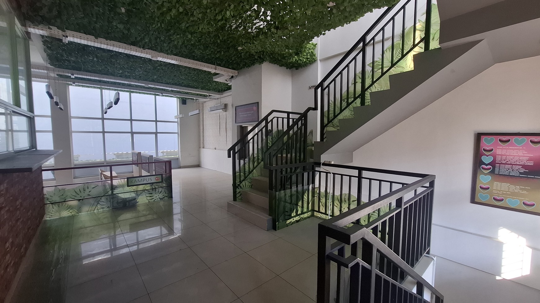 Ruko rendeng 2 unit , ex Cafe Summarecon Bandung , siap pakai