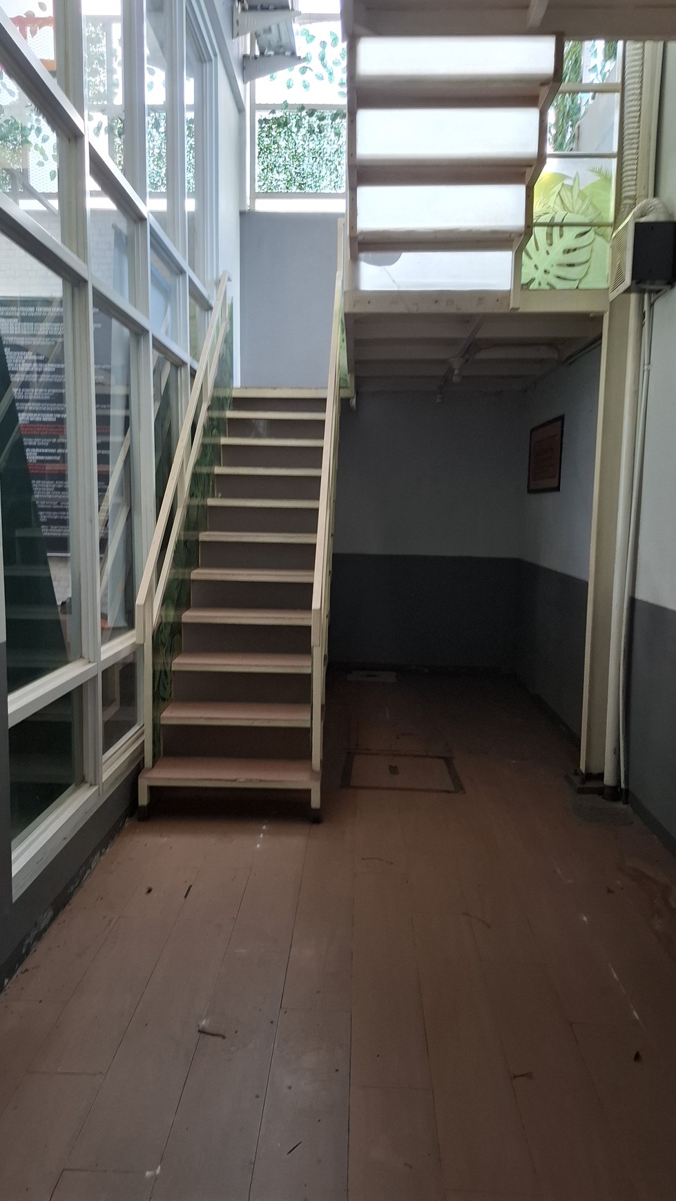 Ruko rendeng 2 unit , ex Cafe Summarecon Bandung , siap pakai