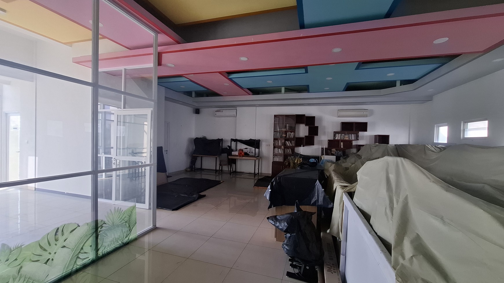 Ruko rendeng 2 unit , ex Cafe Summarecon Bandung , siap pakai