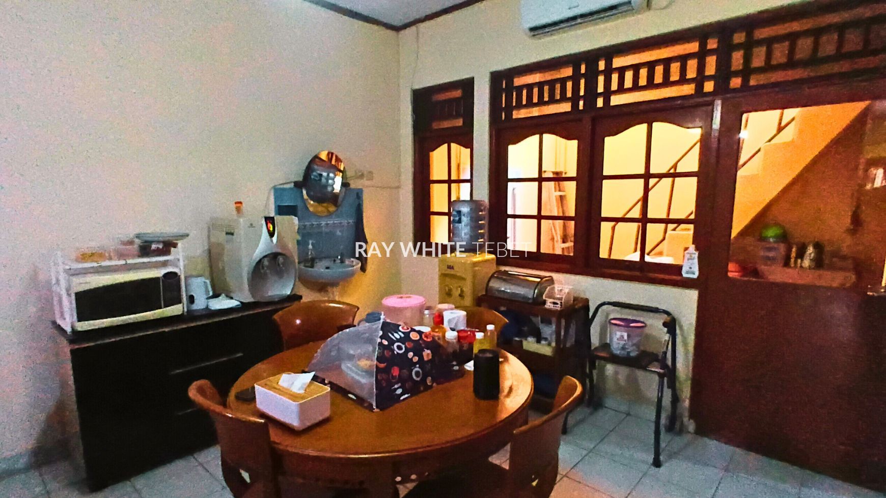 Rumah 2 Lantai Siap Huni di Utan Kayu, Matraman - Akses 2 Mobil, SHM