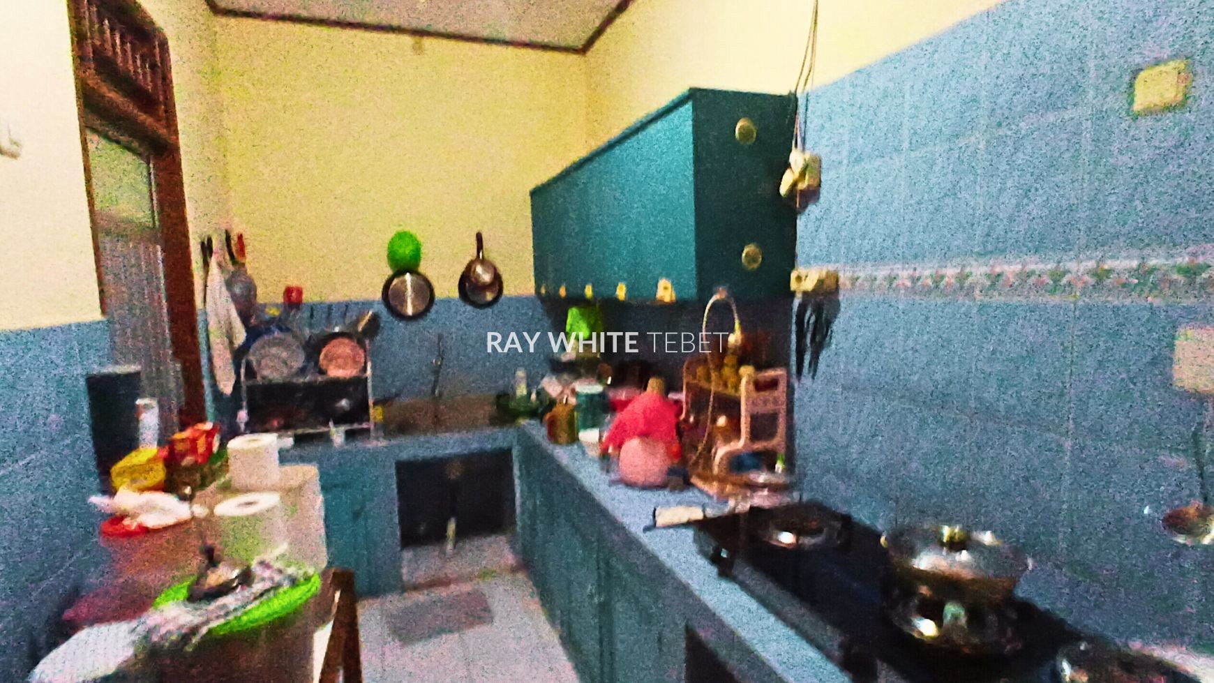 Rumah 2 Lantai Siap Huni di Utan Kayu, Matraman - Akses 2 Mobil, SHM