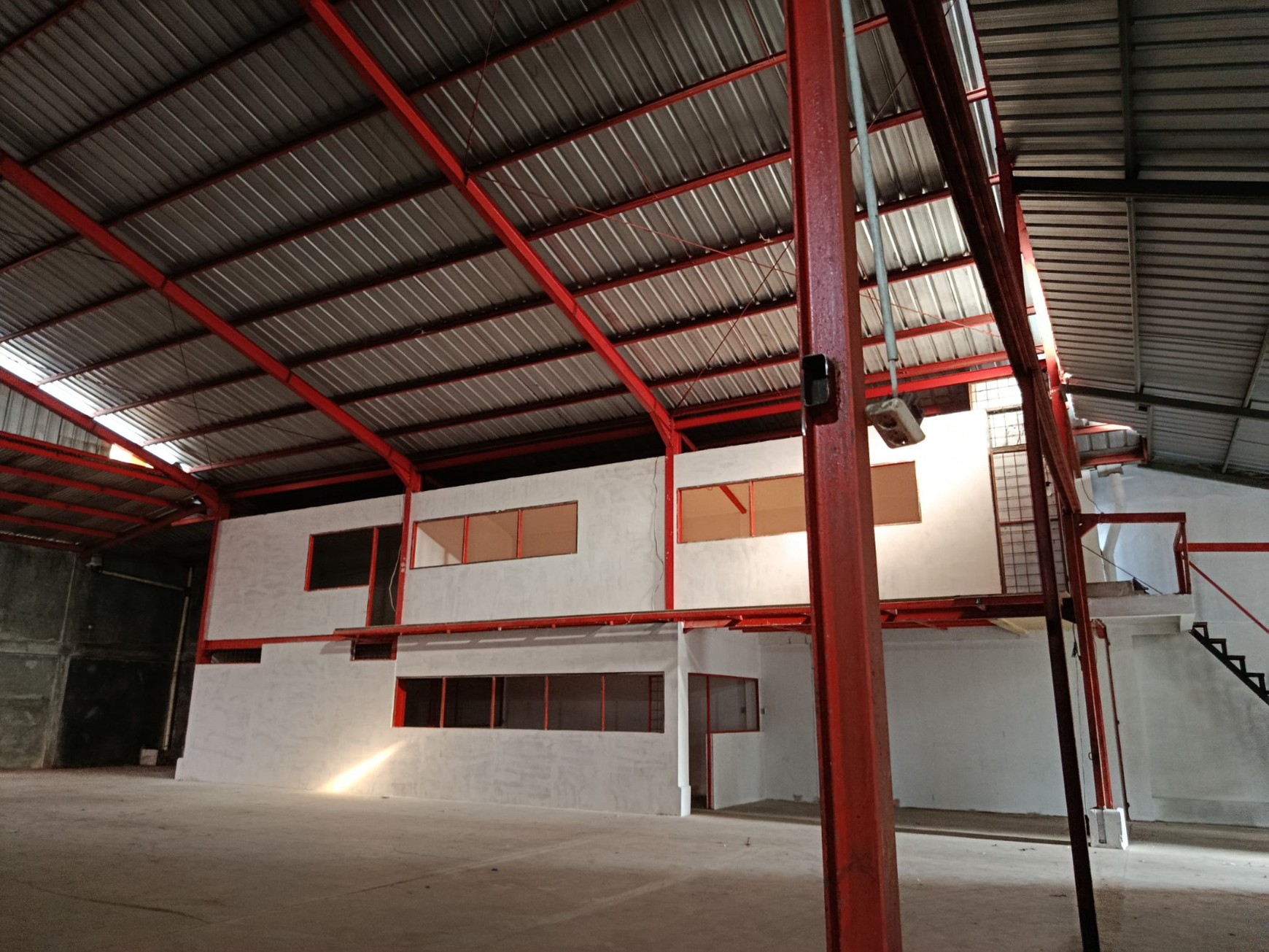 Gudang Baru dan Tanah di Jl. Kav. Dpr Serua Depok