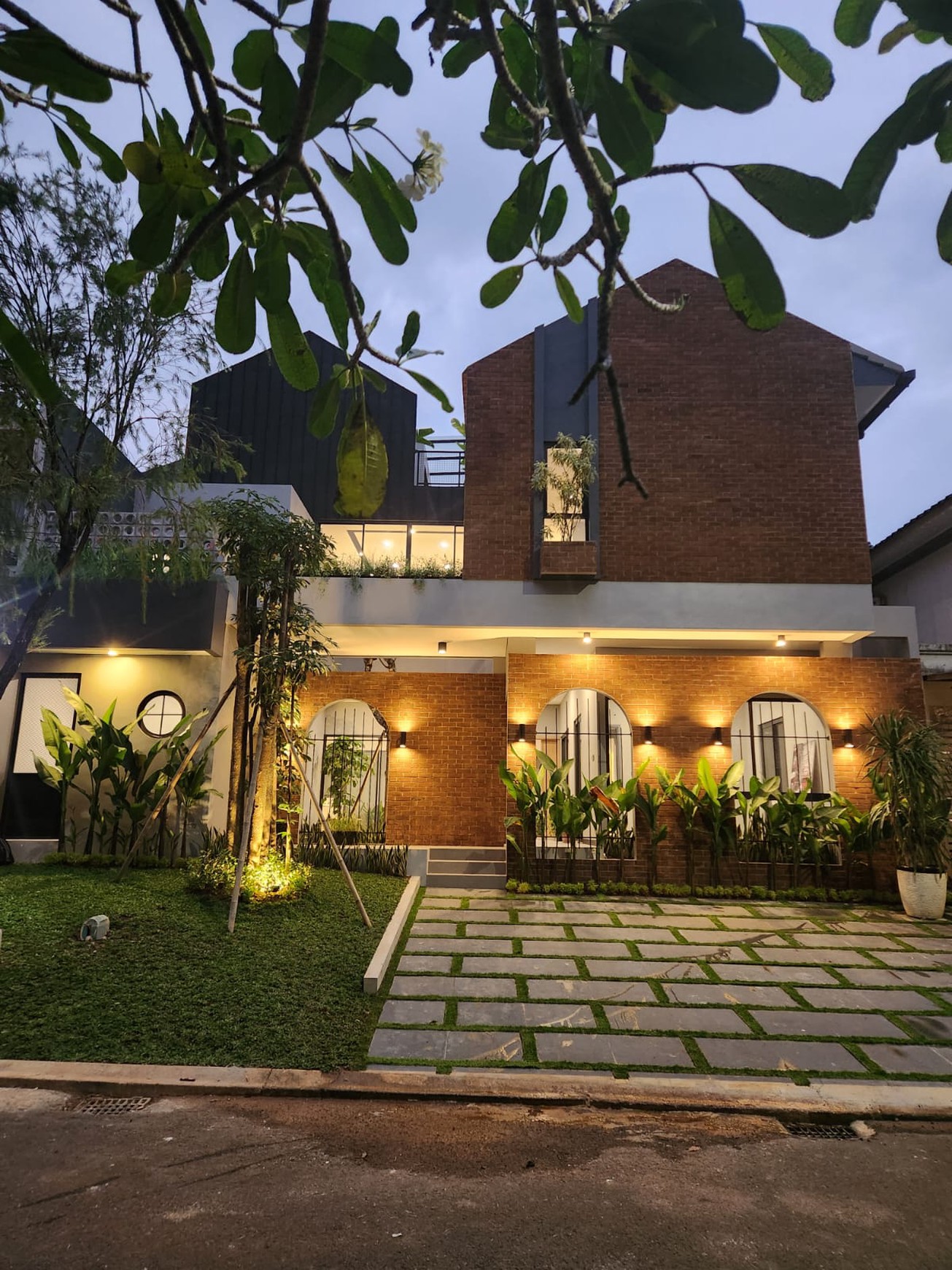 Rumah Siap Huni dengan Hunian Nyaman dan Asri di @BSD.