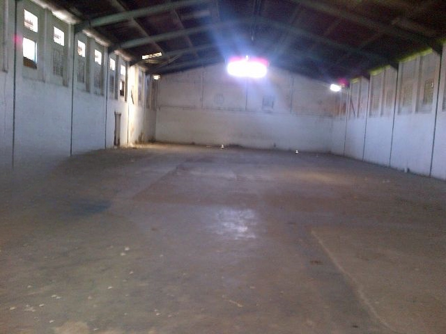 Dijual Gudang Raya Waru 0 Jalan Raya