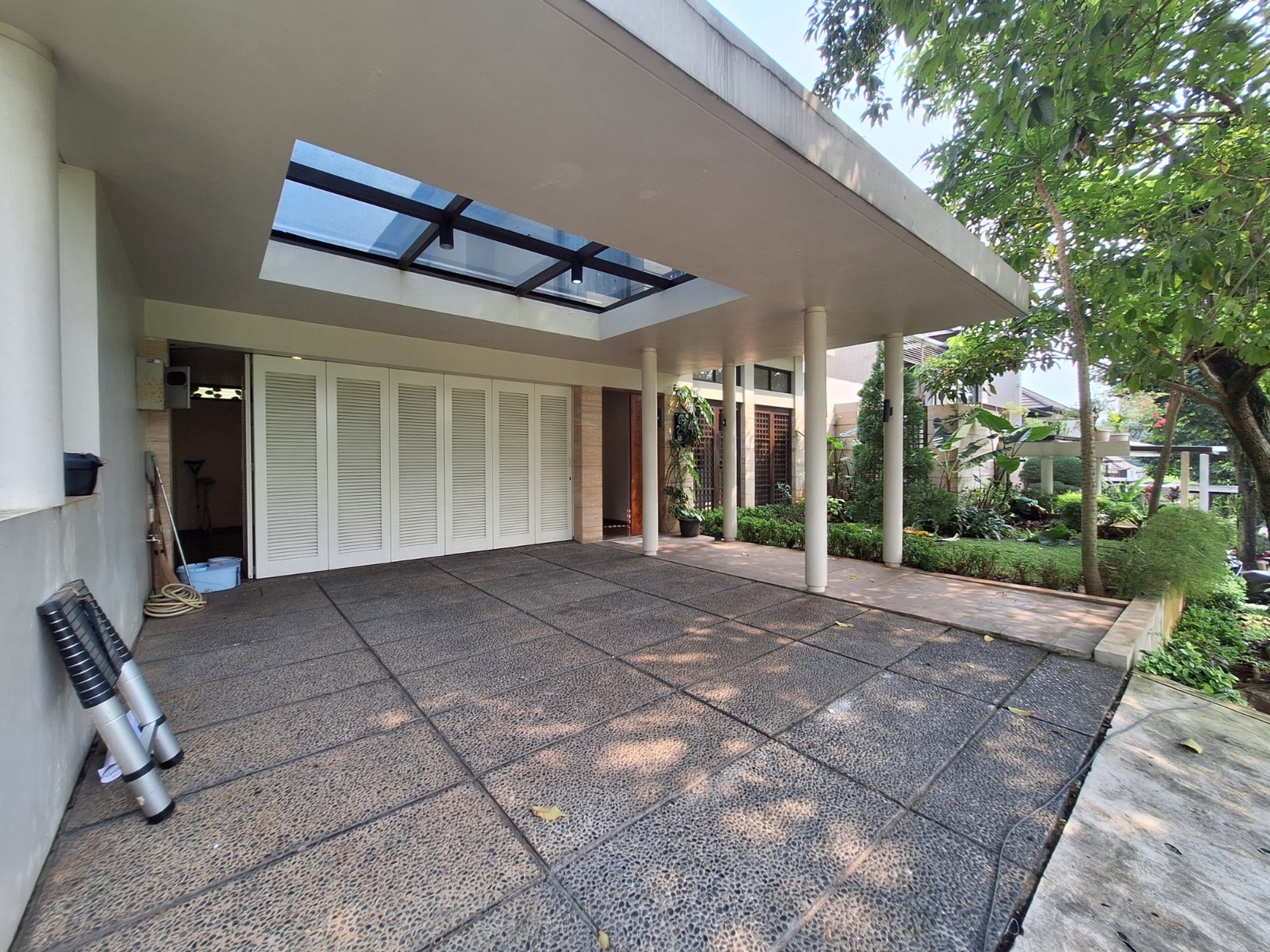 Lebak bulus rumah dalam komplek elit luas 306 dengan fasum sportclub