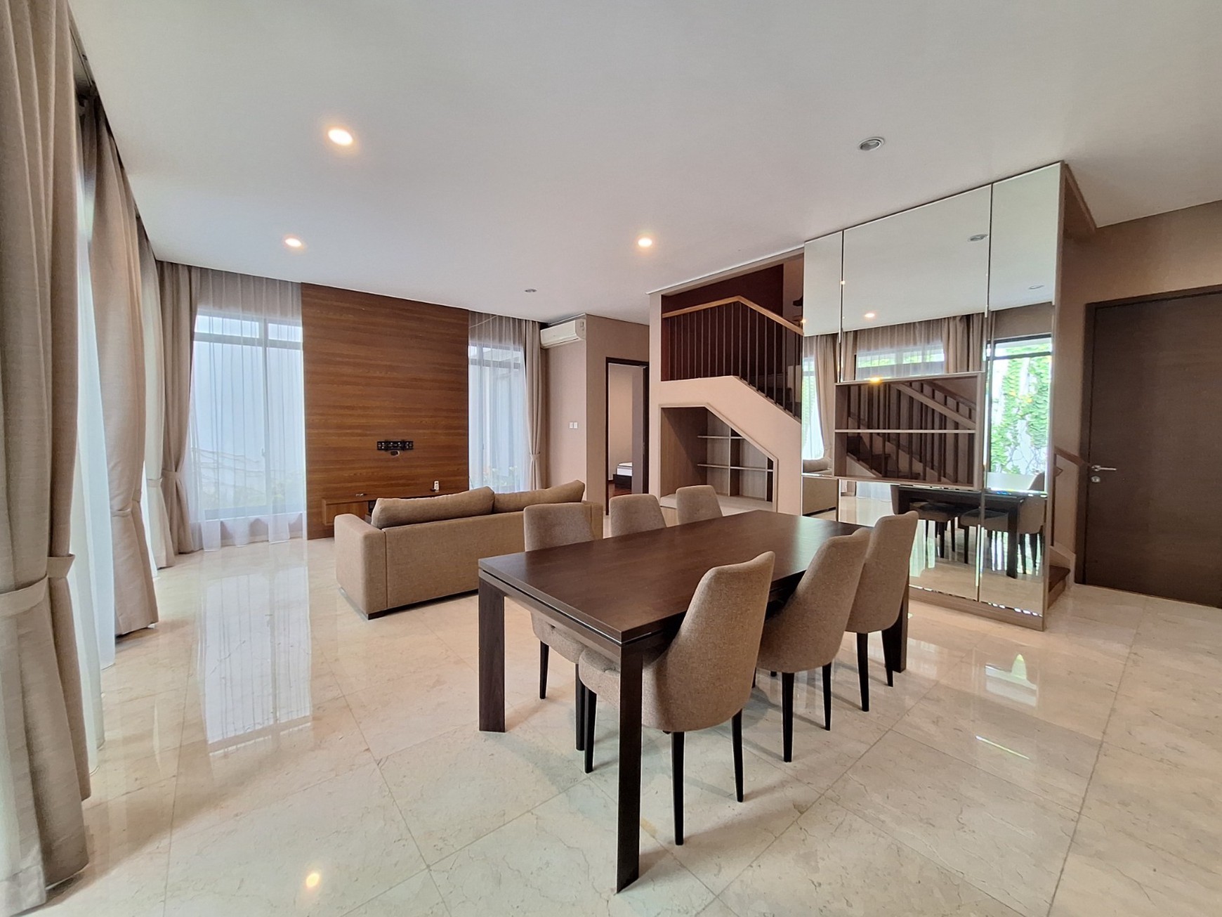 Lebak bulus rumah dalam komplek elit luas 306 dengan fasum sportclub