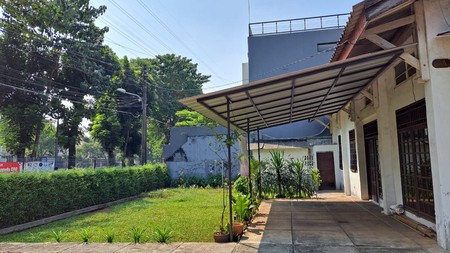 Rumah Terawat di Duren Tiga 1 Lantai Lokasi Strategis