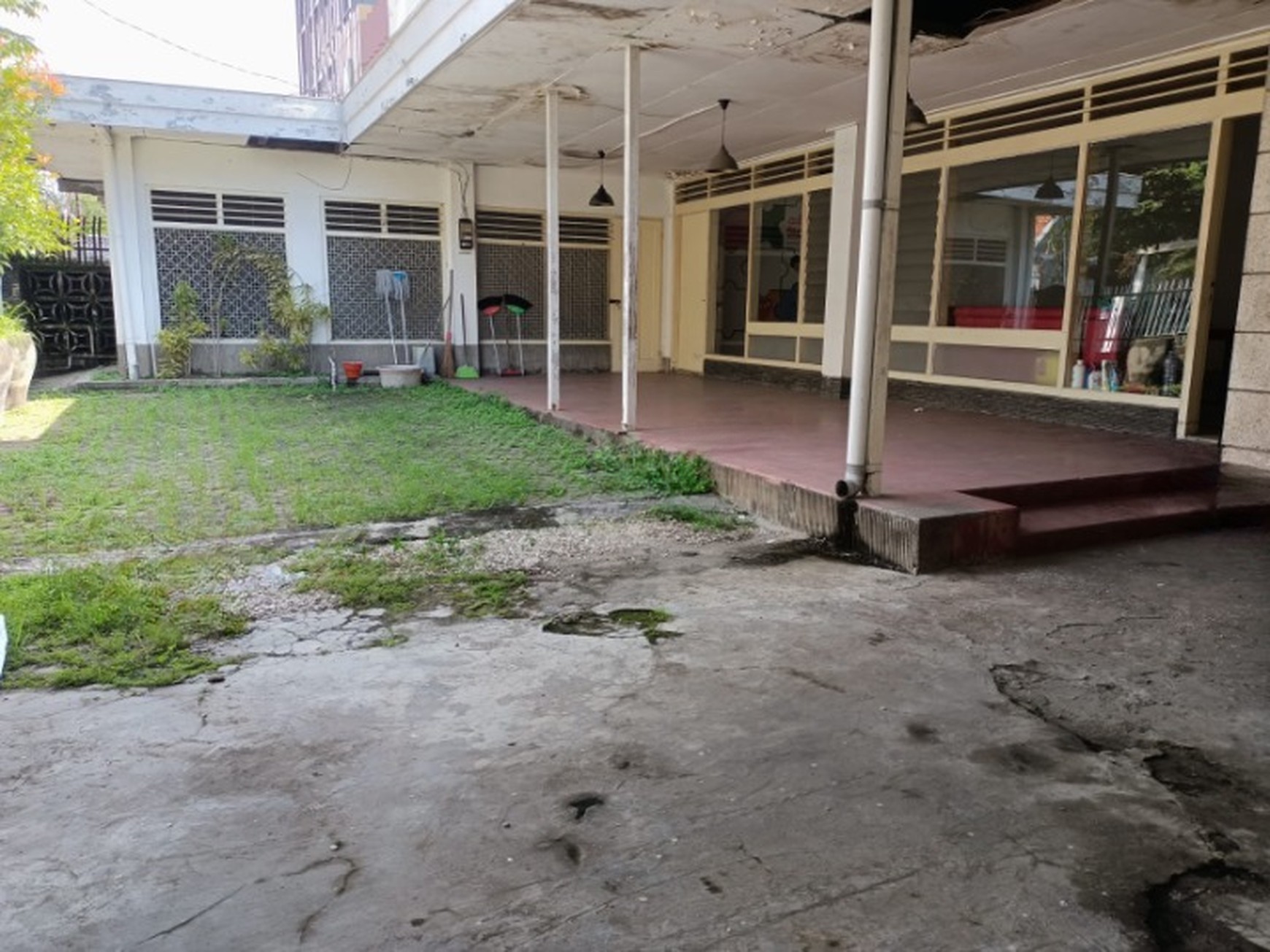 Disewakan Rumah Komersial Jl. Dr. Wahidin Surabaya Kota