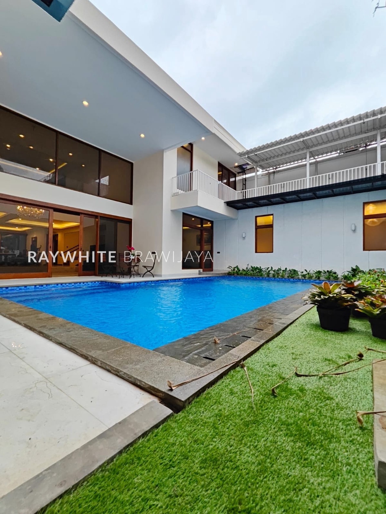 Rumah Mewah Siap Huni Area Elite Permata Hijau