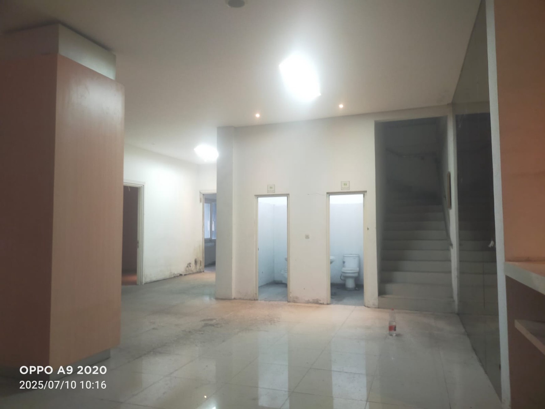 Dijual Ruko Full Furnish Dharmahusada Utara Pusat Kota