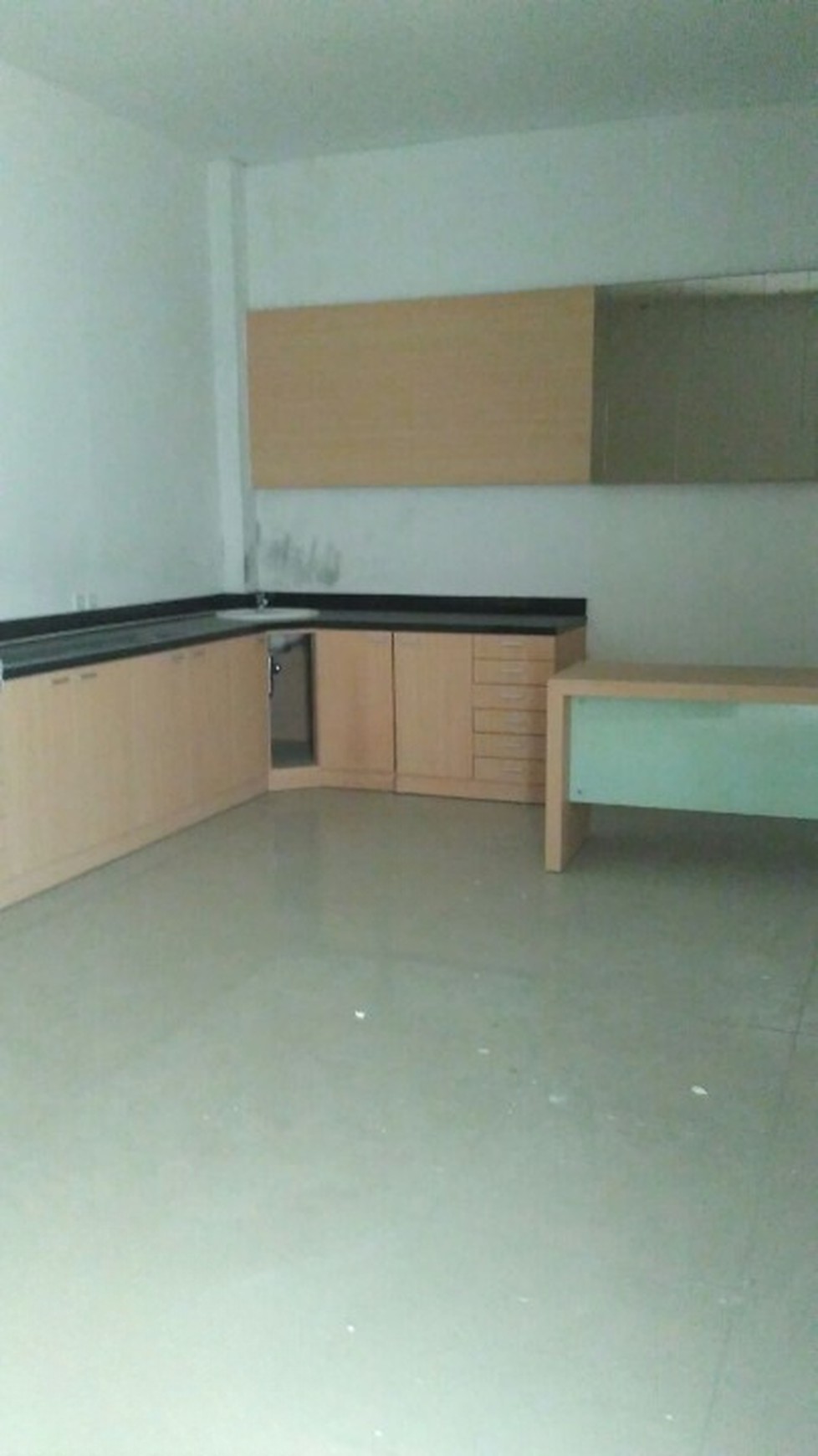 Dijual Ruko Full Furnish Dharmahusada Utara Pusat Kota