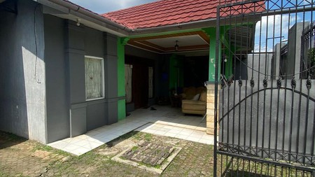 Rumah Bagus Siap Huni Halaman Luas sudah SHM @Ciputat