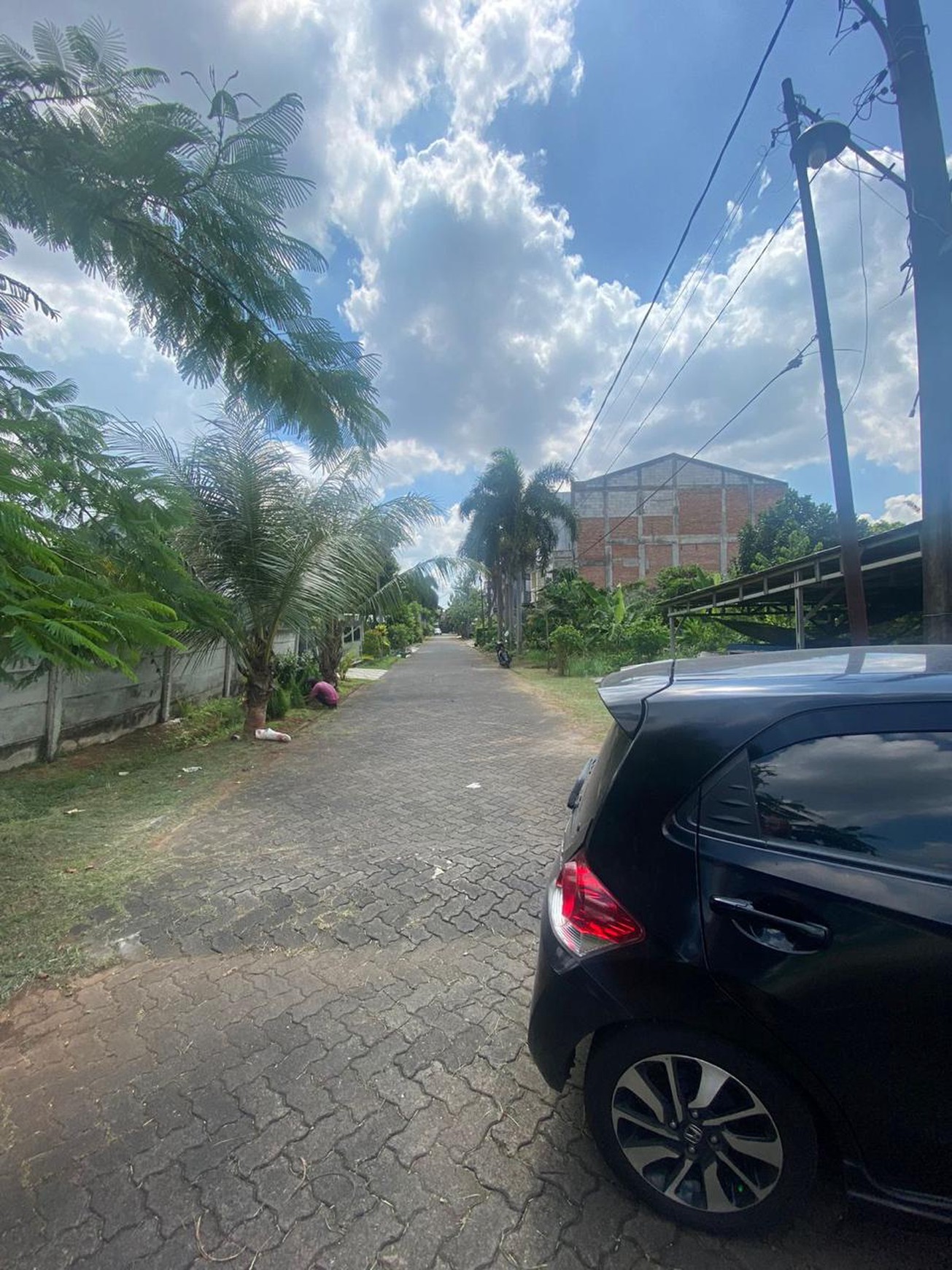 Rumah Bagus Siap Huni Halaman Luas sudah SHM @Ciputat.