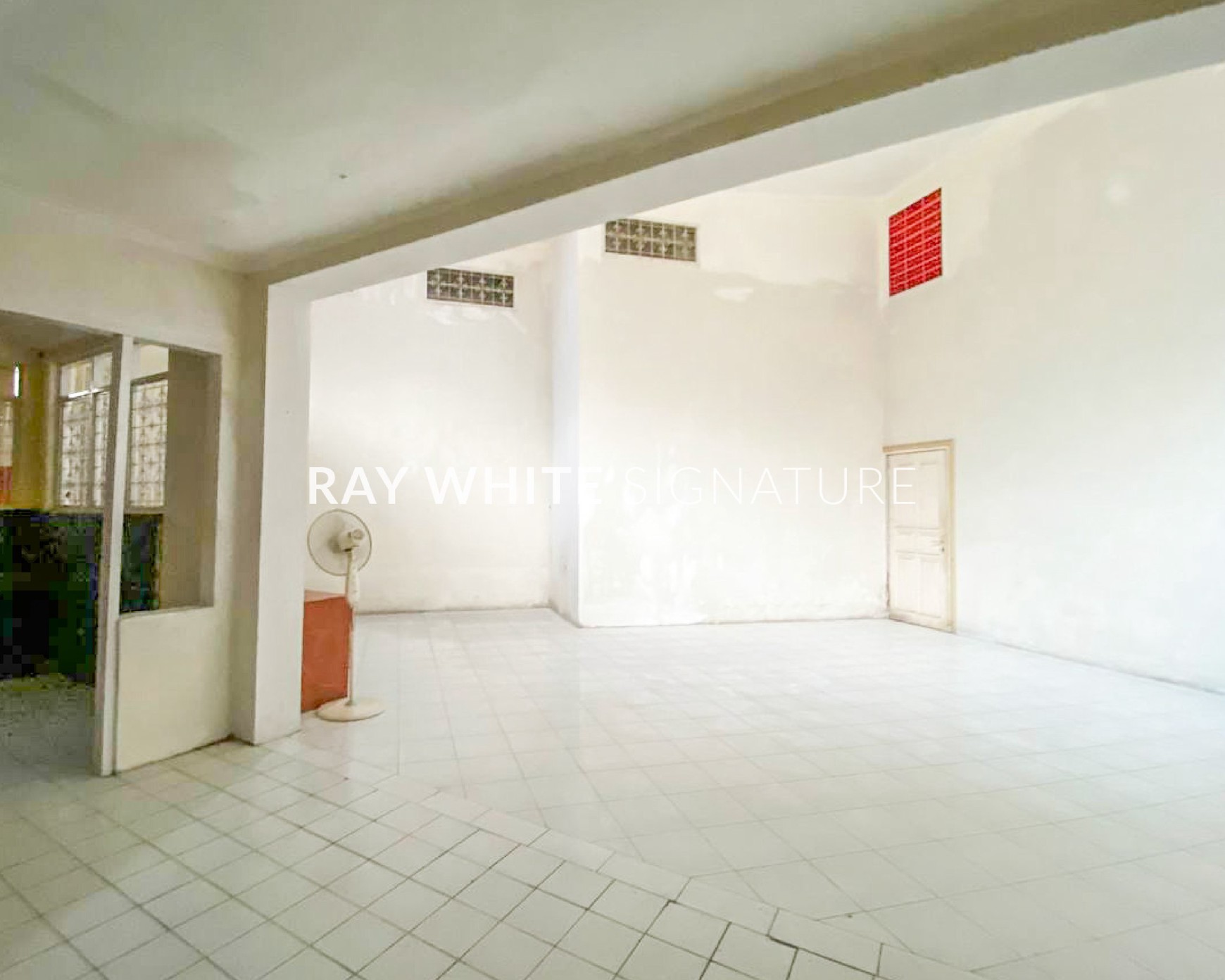 Dijual Rumah Lama Hitung Tanah Area Komersil Di Proklamasi Menteng