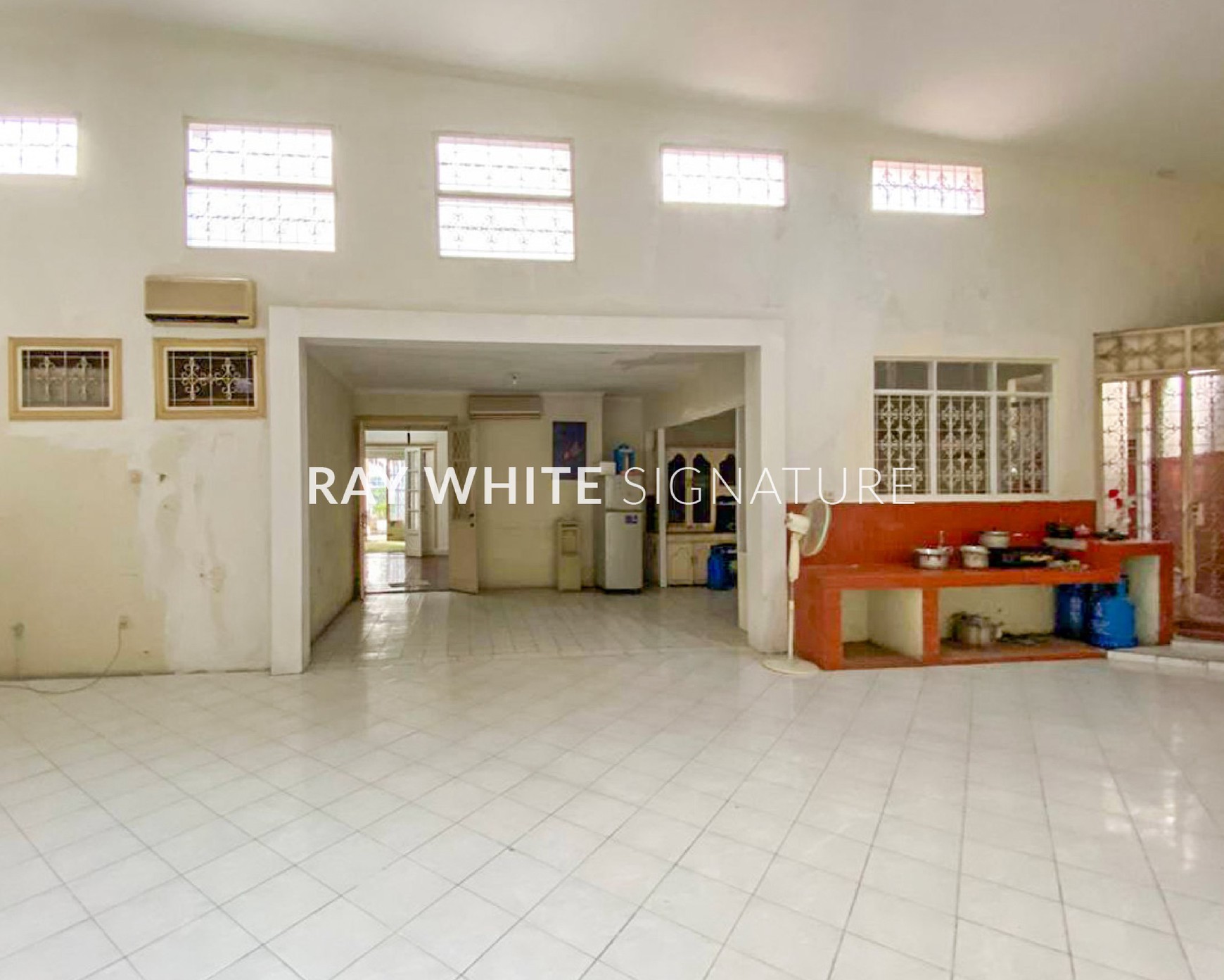 Dijual Rumah Lama Hitung Tanah Area Komersil Di Proklamasi Menteng