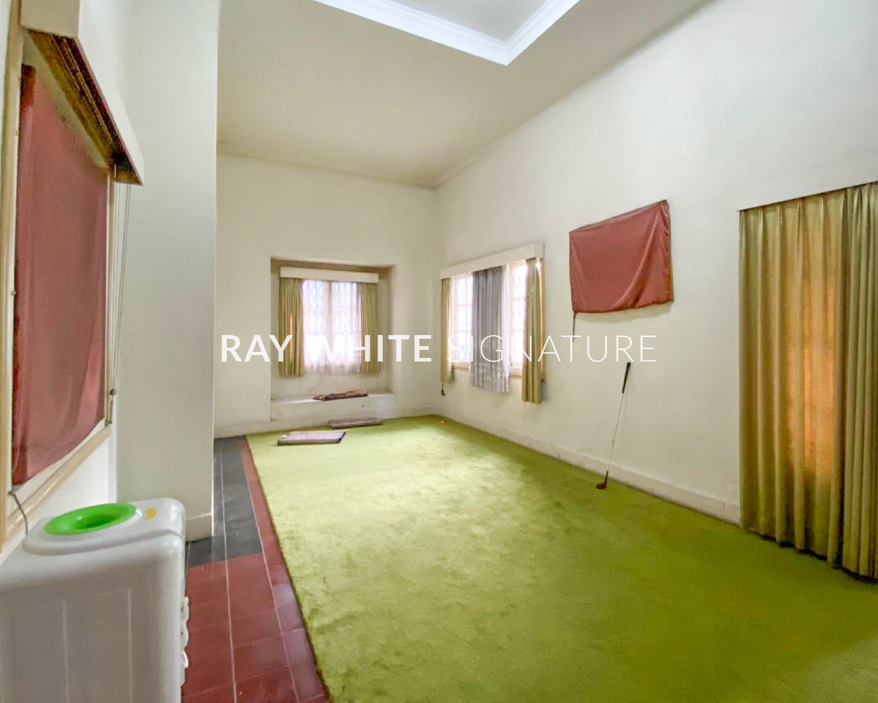 Dijual Rumah Lama Hitung Tanah Area Komersil Di Proklamasi Menteng