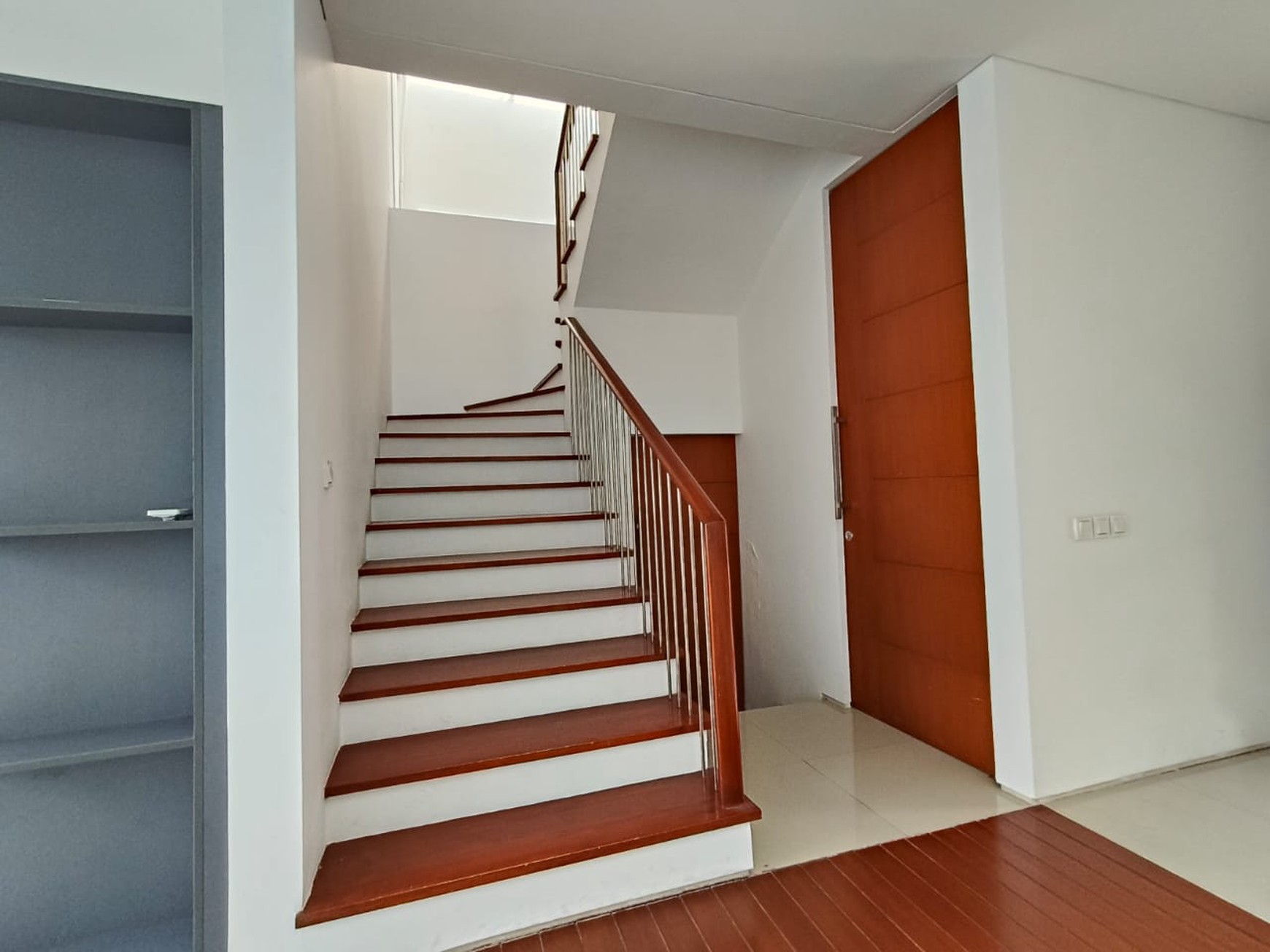 Turun Harga Dijual Rumah Minimalis Cluster Somerset Citraland Surabaya