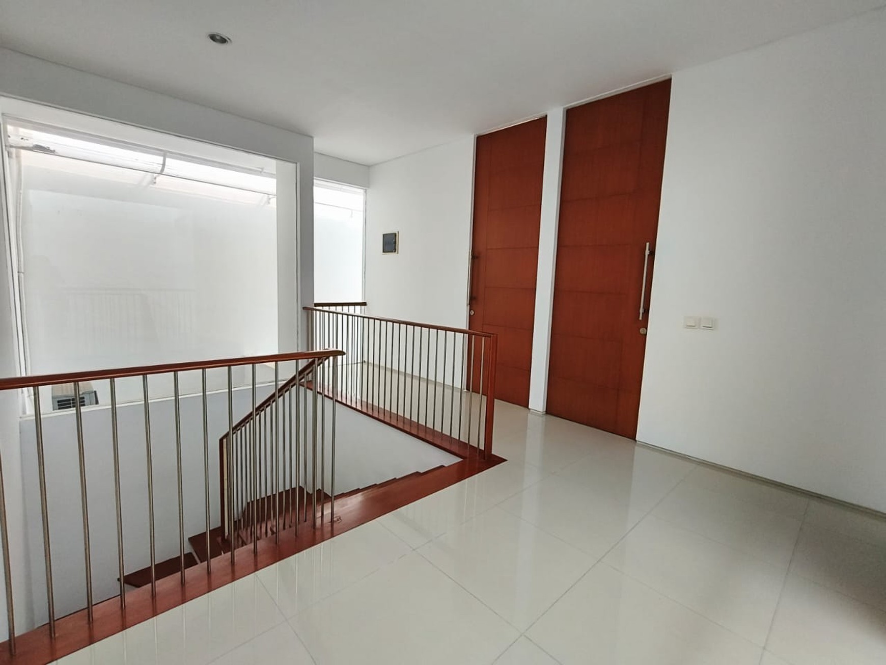 Turun Harga Dijual Rumah Minimalis Cluster Somerset Citraland Surabaya