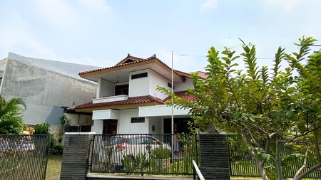 Rumah Halaman Luas Banget dalam Komplek Cinere - Harga Nego