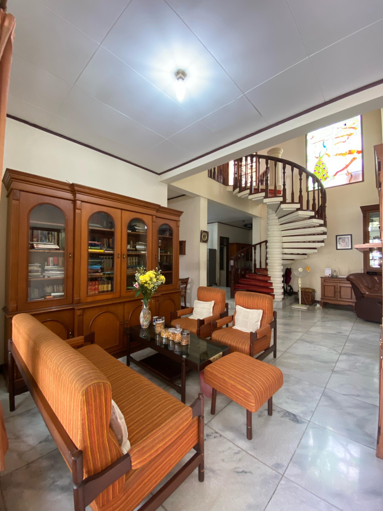 Rumah Halaman Luas Banget dalam Komplek Cinere - Harga Nego