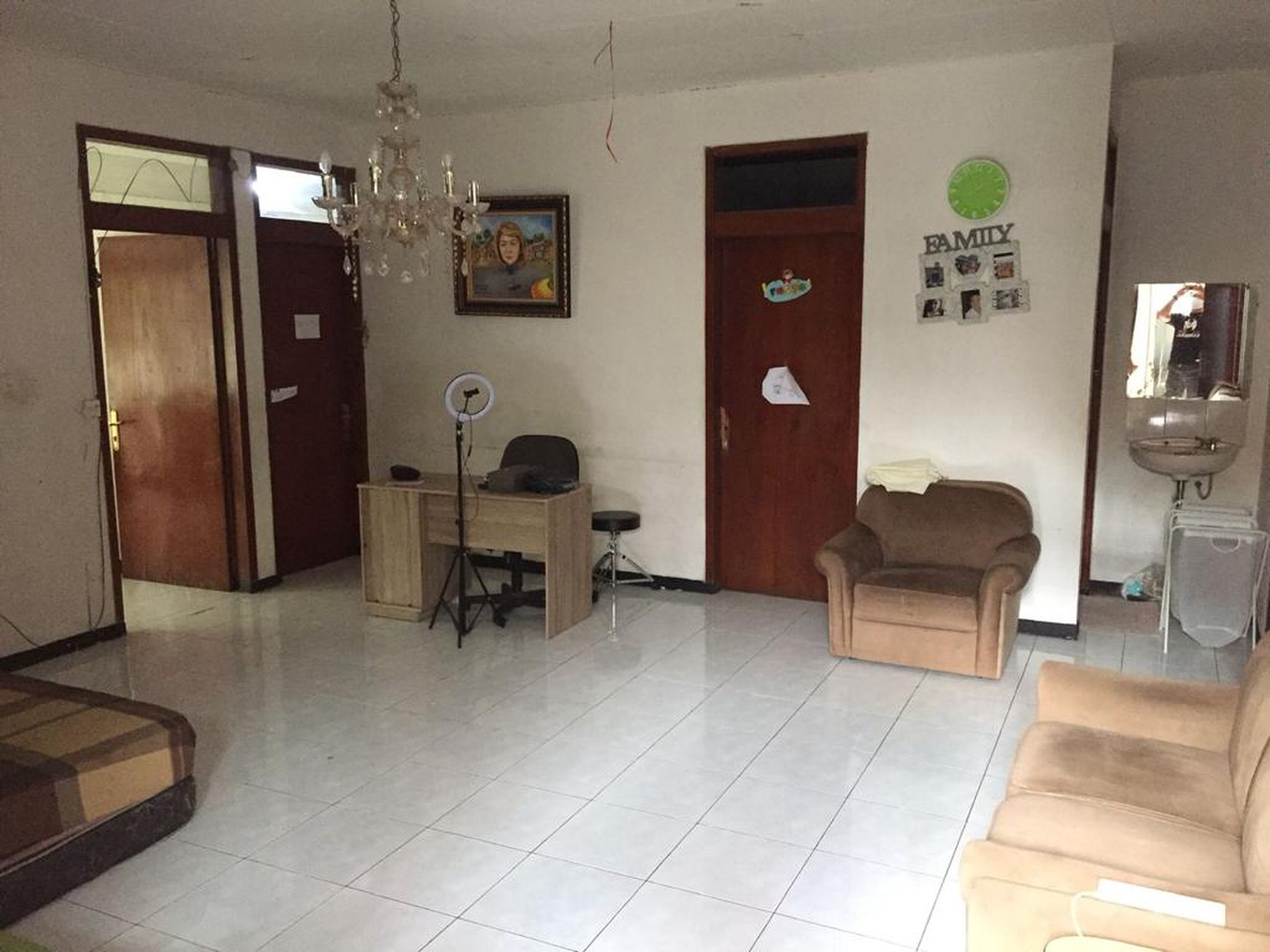 Rumah Keluarga Menawan di Parakan Asri Bandung