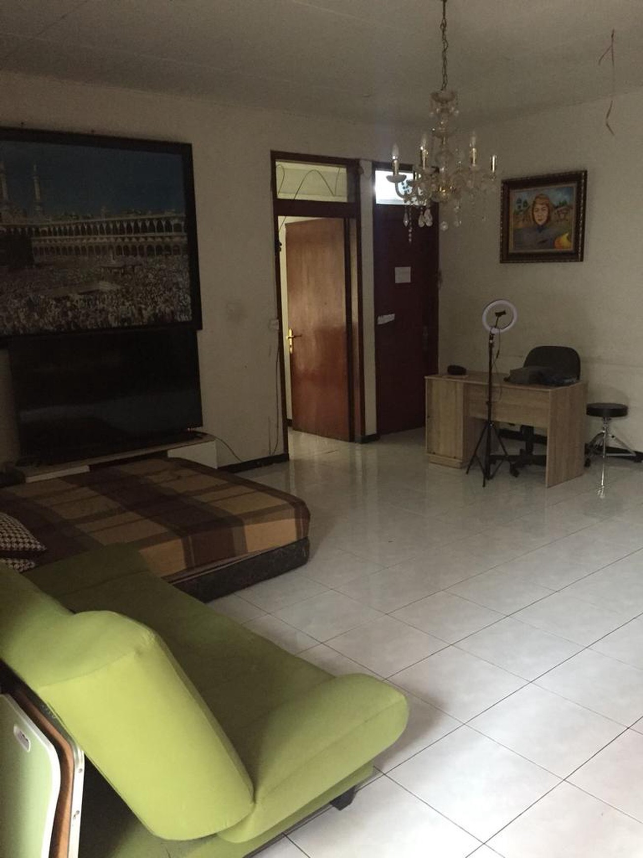 Rumah Keluarga Menawan di Parakan Asri Bandung