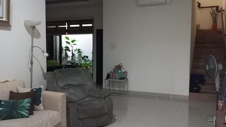 Rumah Cantik 2 Lantai dan Siap Huni Dalam Cluster KT 4 KM 3 @Ciputat