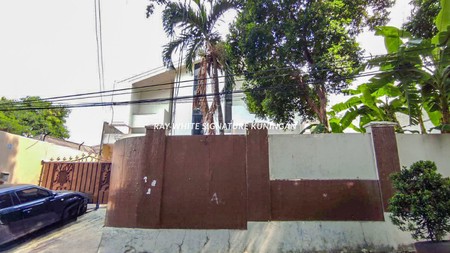 Rumah Lama Terawat Bebas Banjir di Jl Bangka 2 Cocok Untuk Hunian